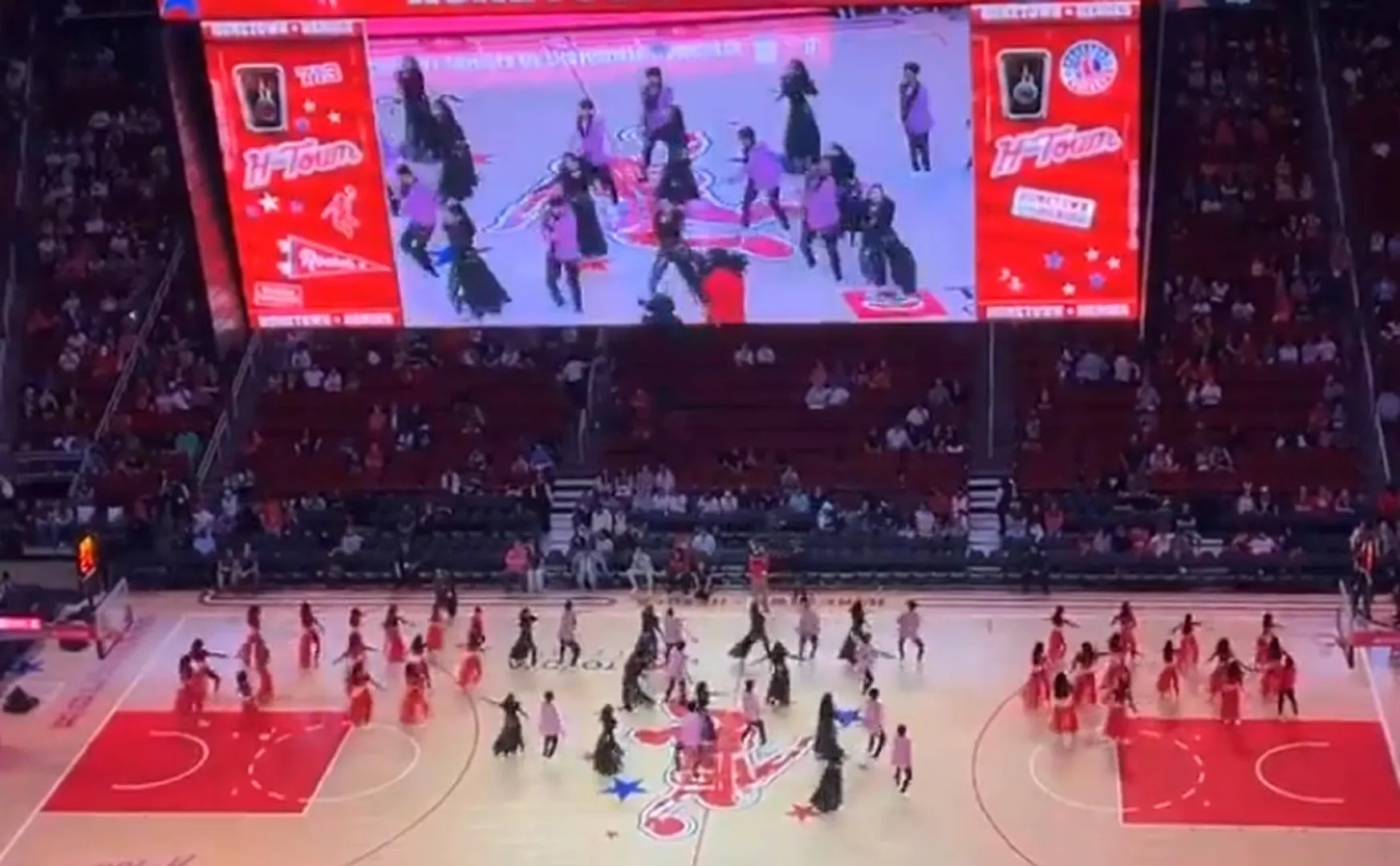 mahesh babu sree leela Kurchi Madatha Petti song played at NBA half time in US