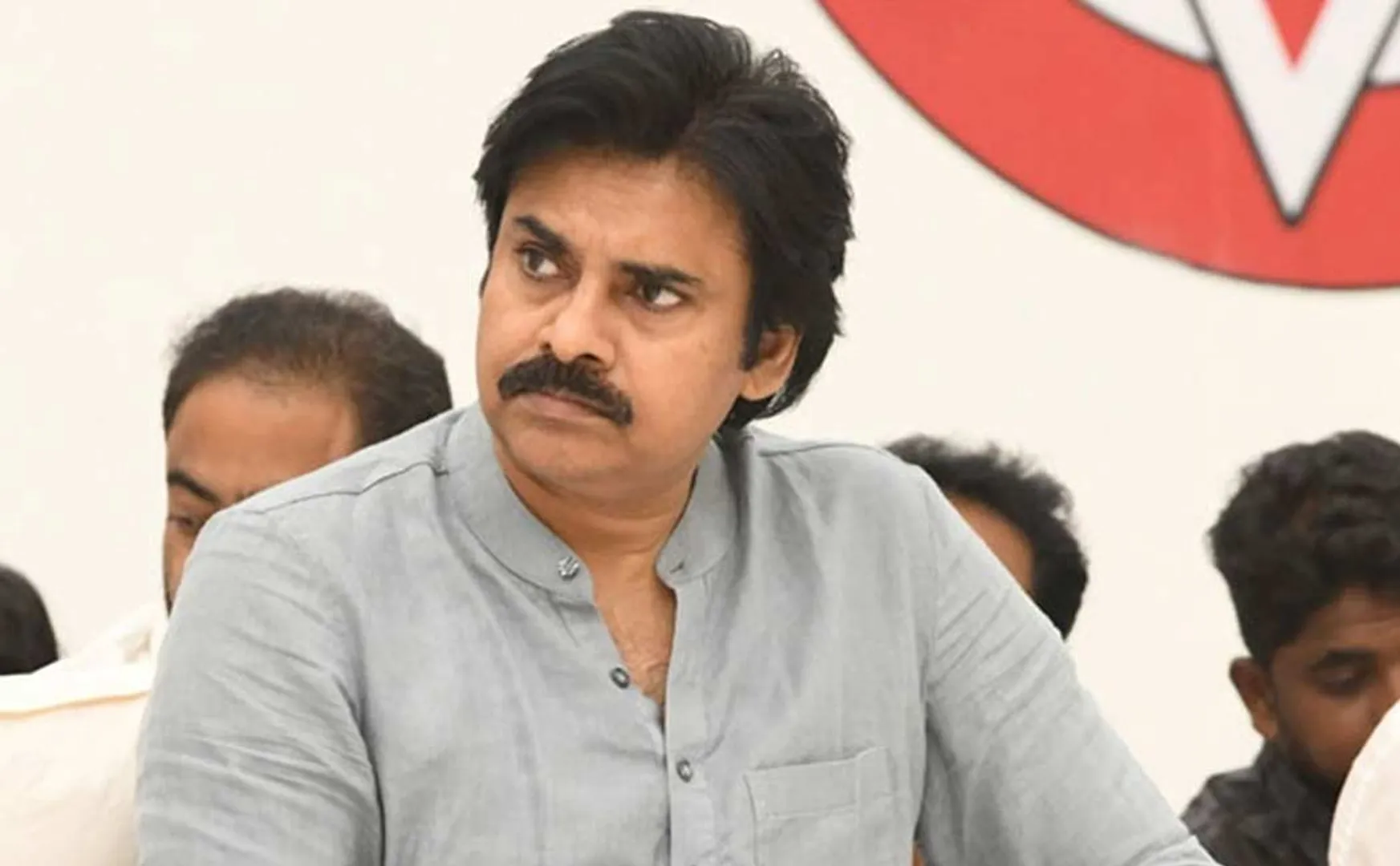 Pawan Kalyan allegation on andhra ruling party