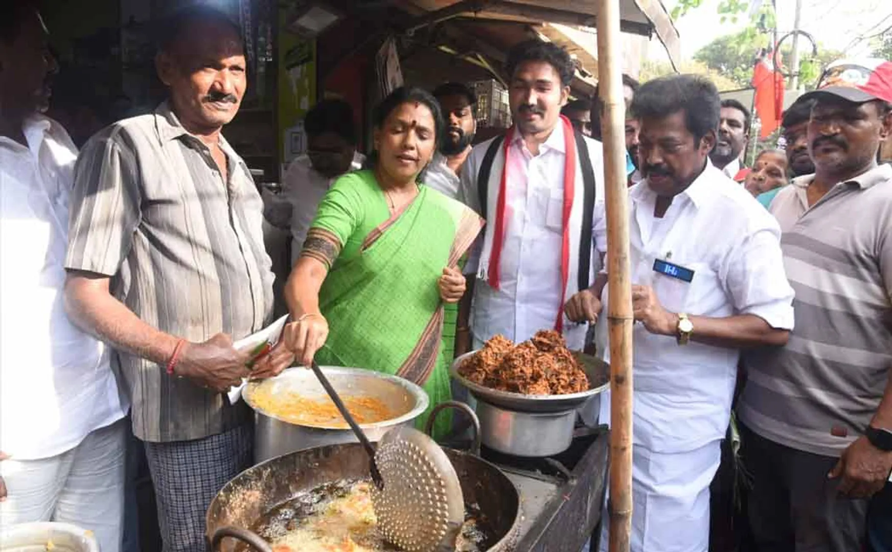 South Chennai ADMK candidate Jayavardhan intensive vote collection (Pictures)