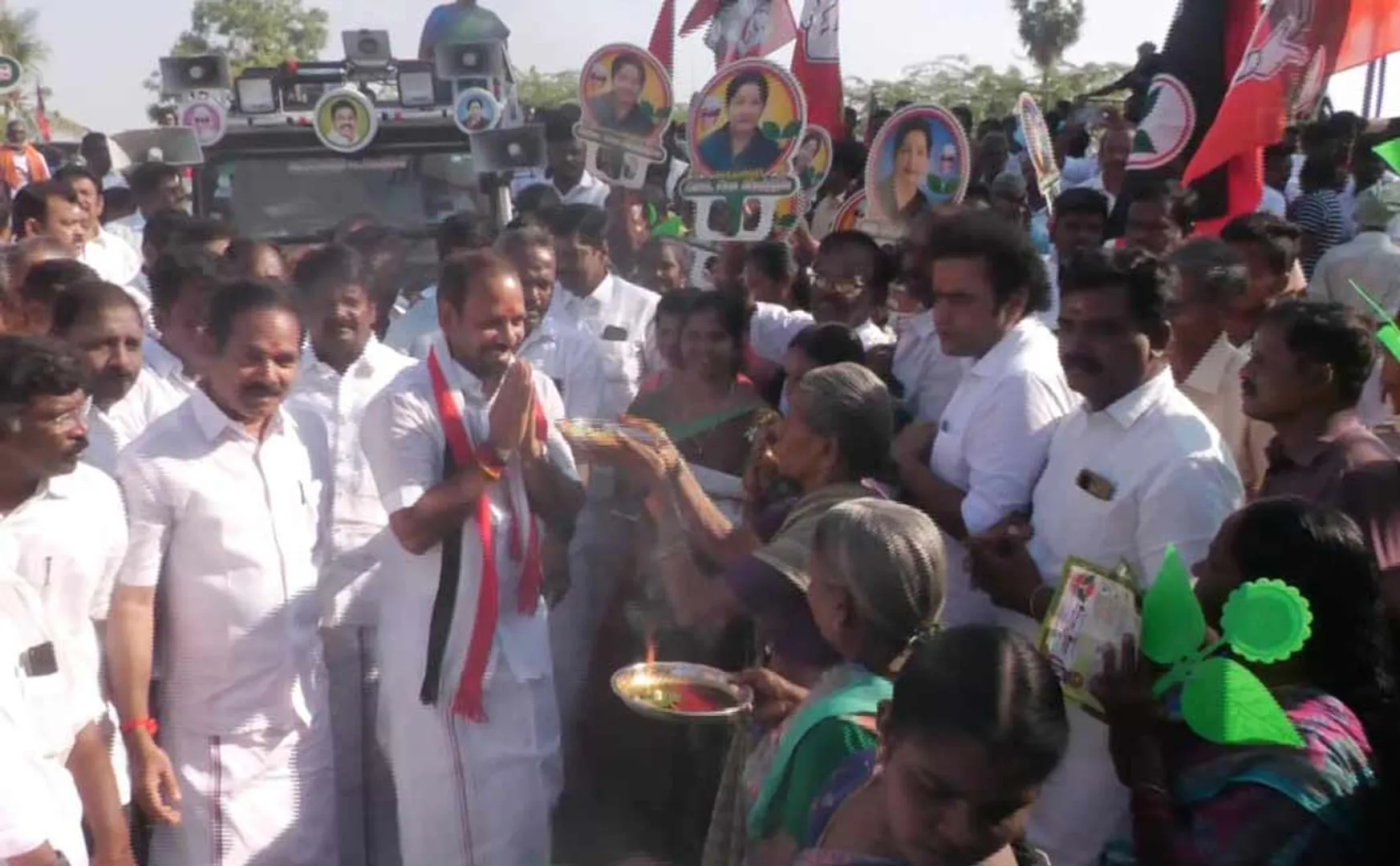 AIADMK candidate Karupiya campaign in trichy