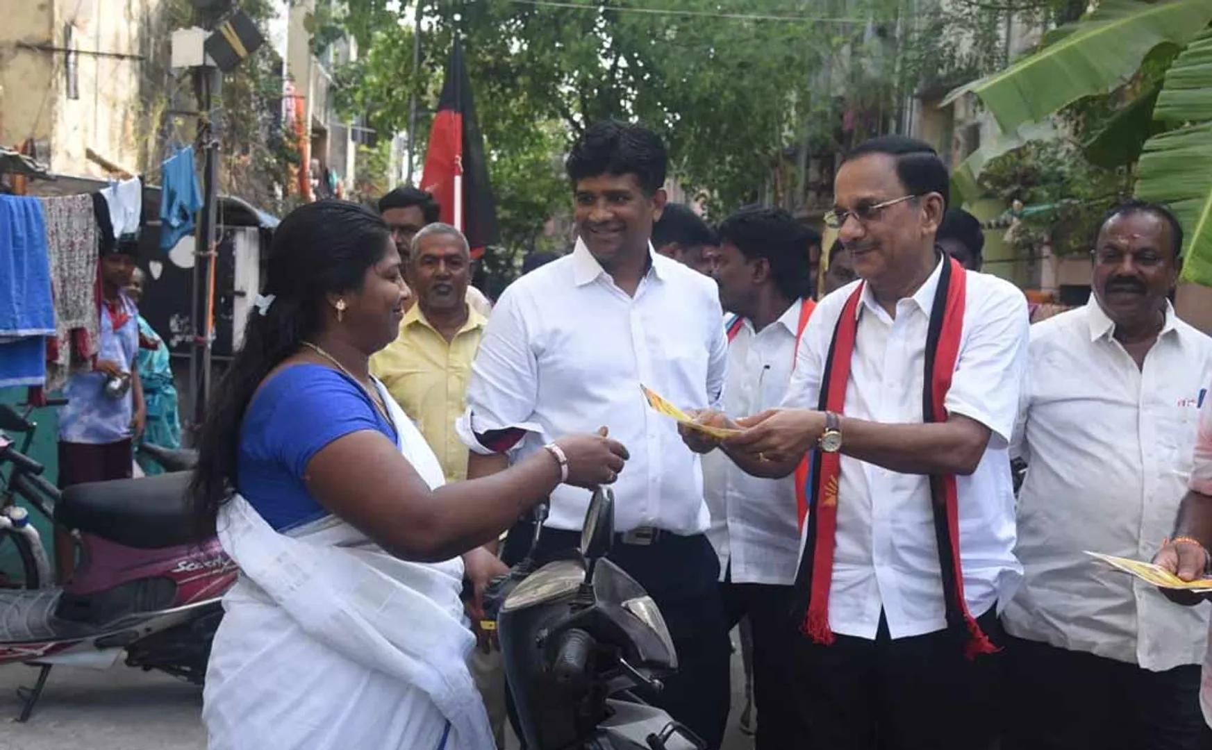M.K.Tamilarasu votes collection in support of Dhayanidhi Maran (Pictures)