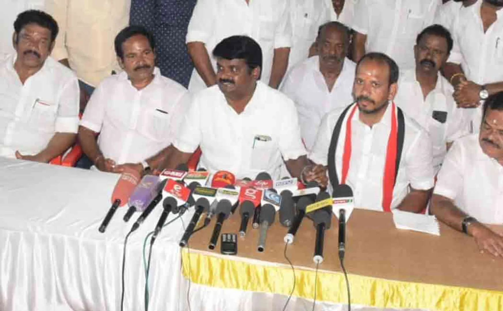  We are 100 percent against BJP says Vijayabaskar