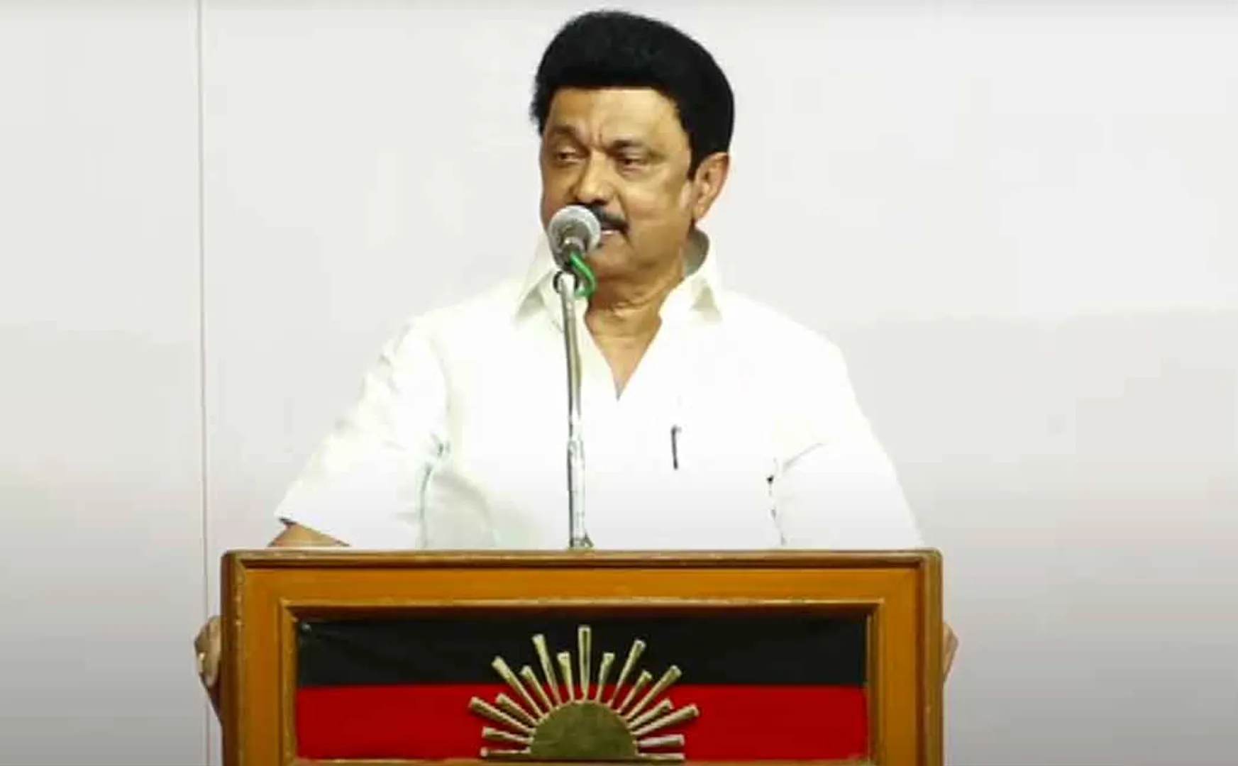 The Chief Minister gave good news to the cricket fans