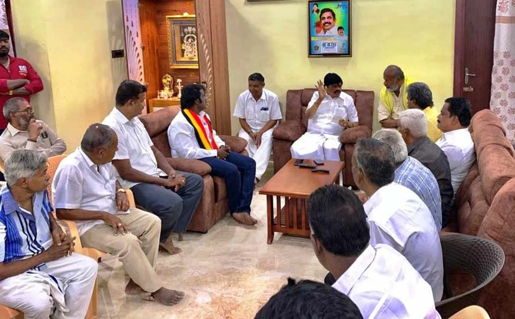 Saliyar Mahajana Sangam support for Vijaya Prabhakaran 