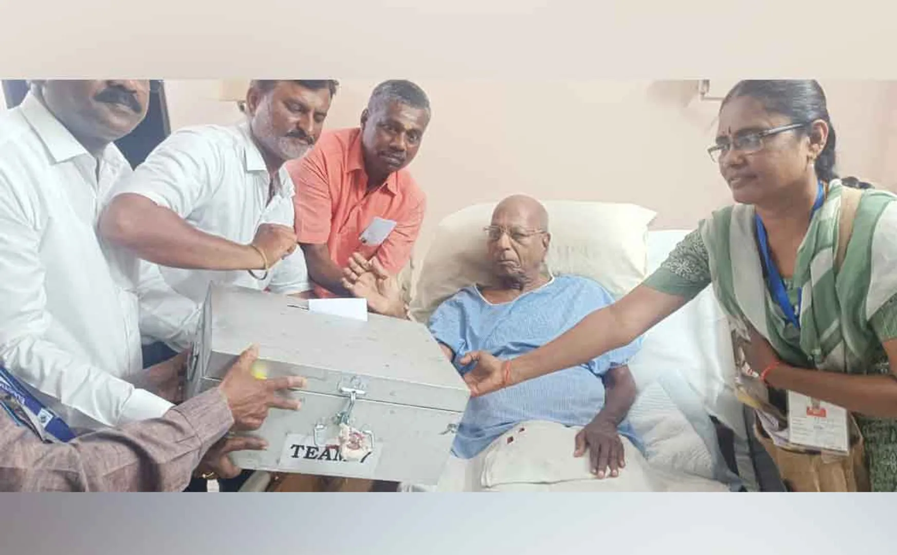 Former minister Arkadu Veerasamy who cast his postal vote