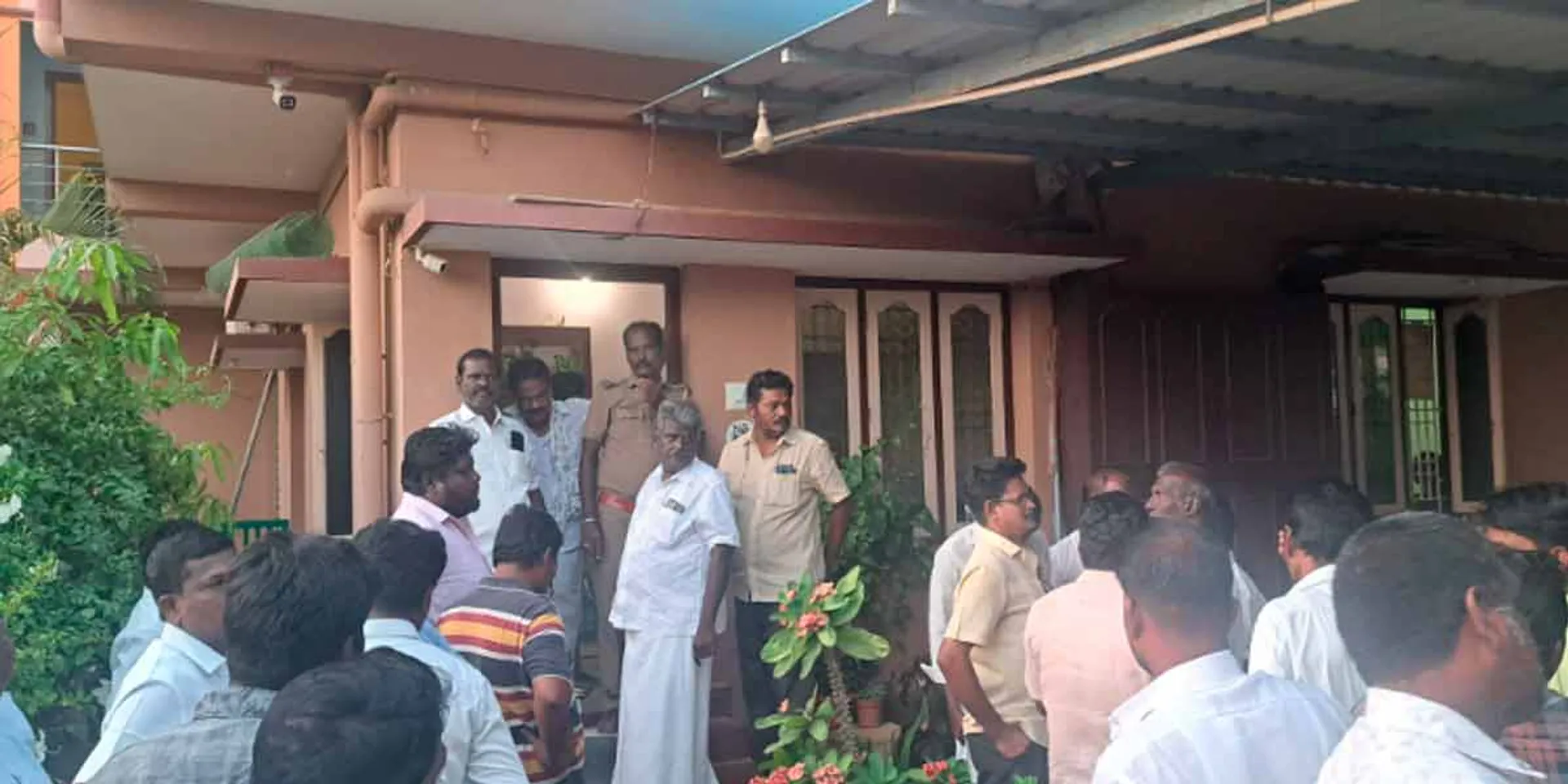 DMK union secretary's house raided by flying soldiers