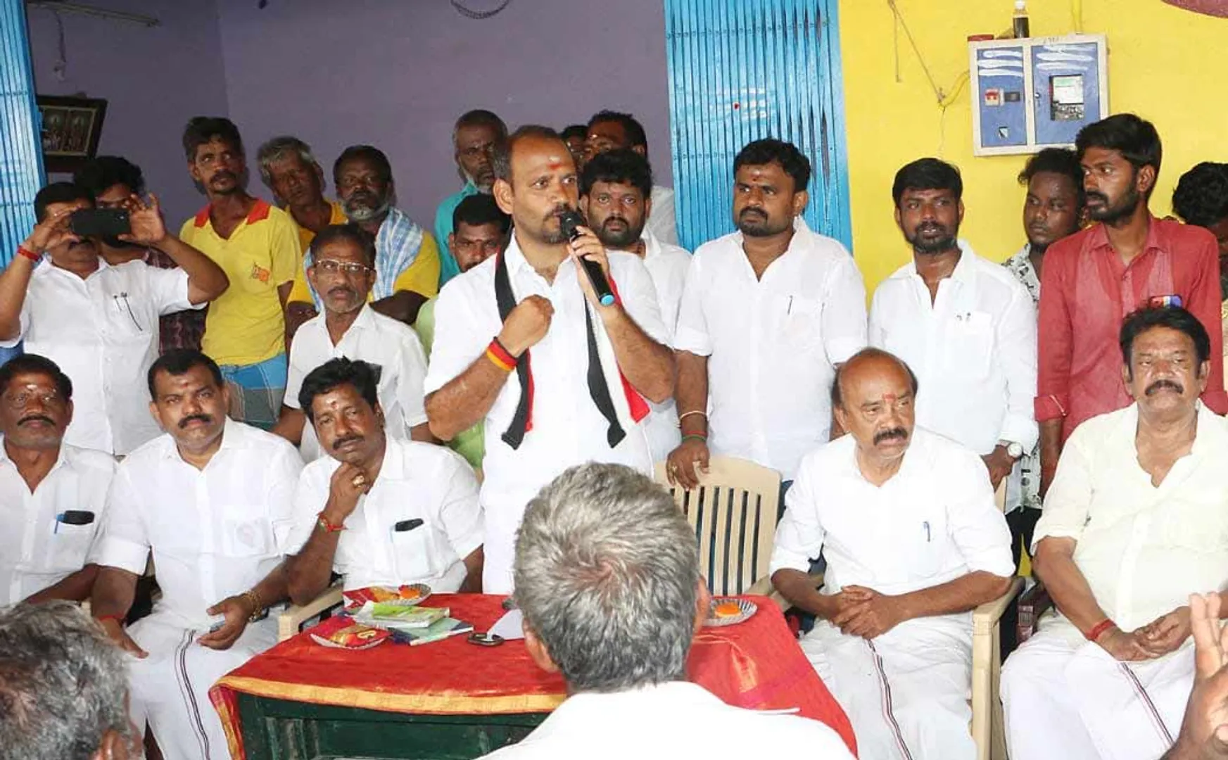AIADMK candidate Karupiya is actively campaigning in Trichy