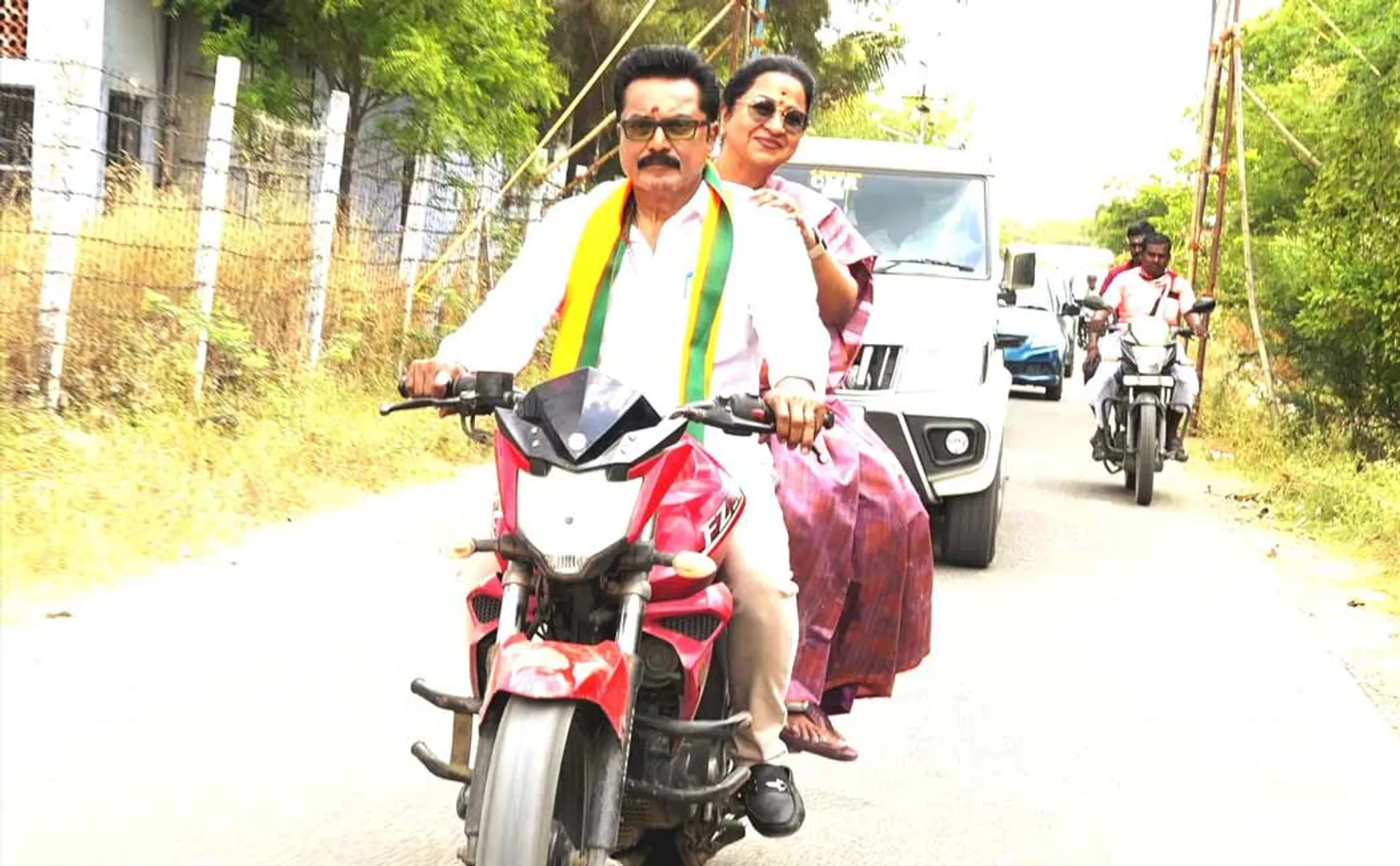 Sarathkumar bike ride with Radhika in Virudhunagar constituency