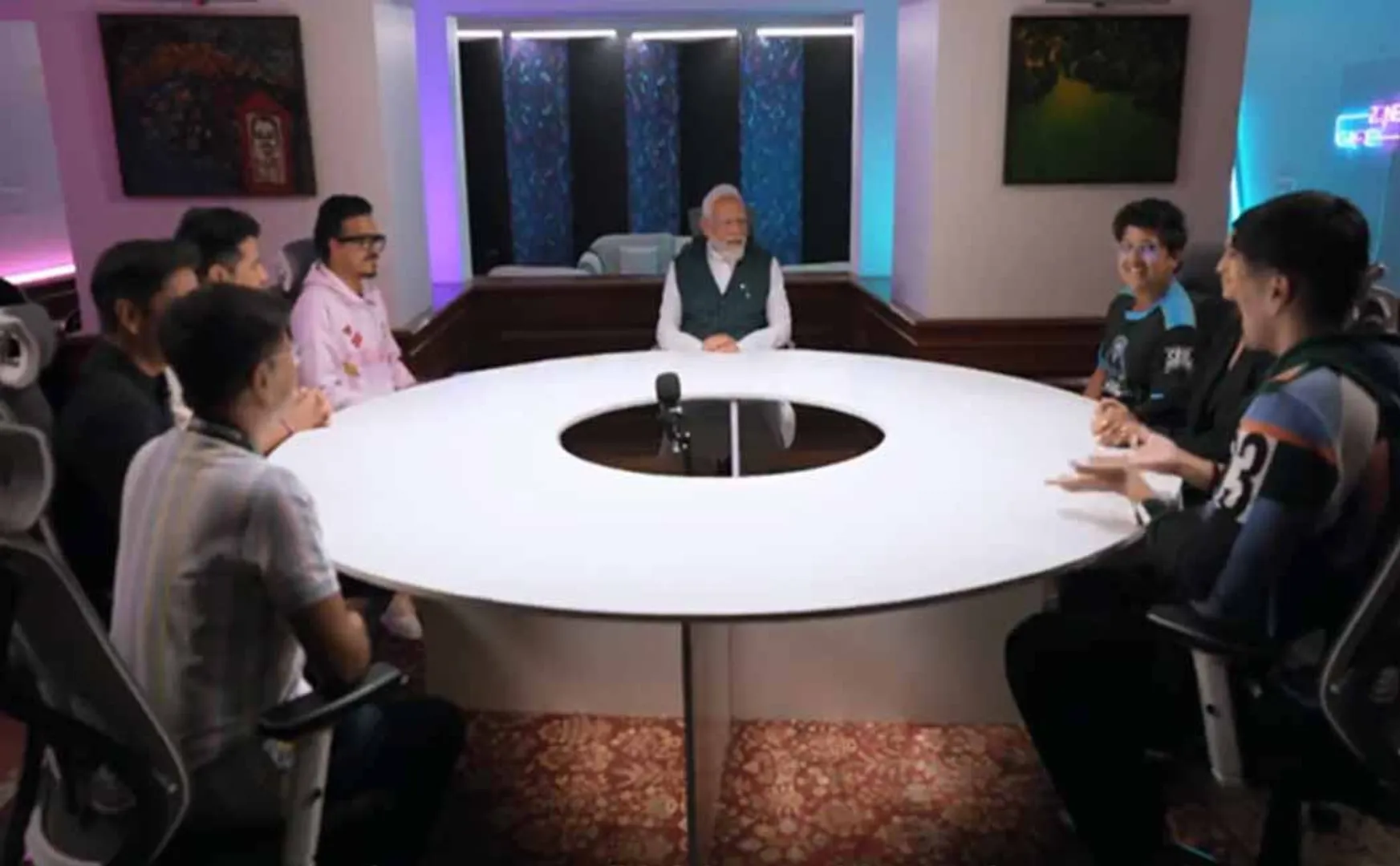 PM Modi's conversation with online sportspersons