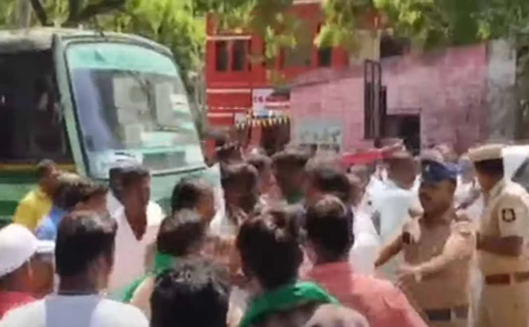 Sudden issue between ADMK and ntk
