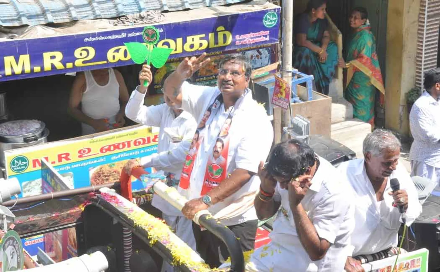 ADMK candidate Royapuram Mano engaged in intense vote collection (Pictures)