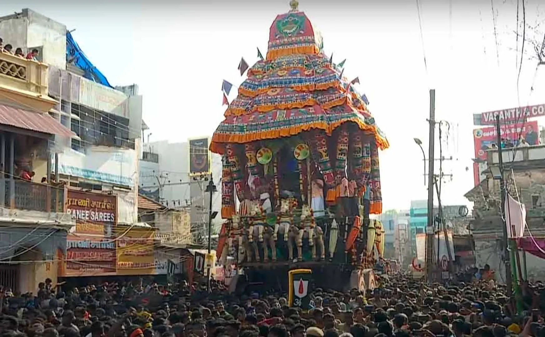 Meenakshi - Sundareswarar Chariot; Devotees excited