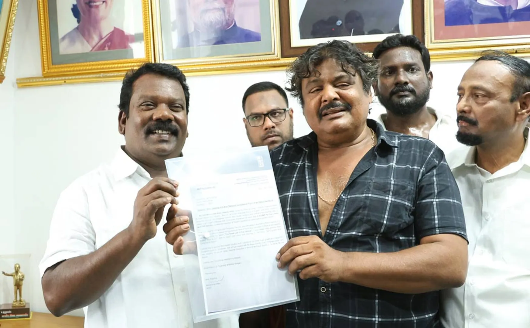 mansoor ali khan willing to join congress