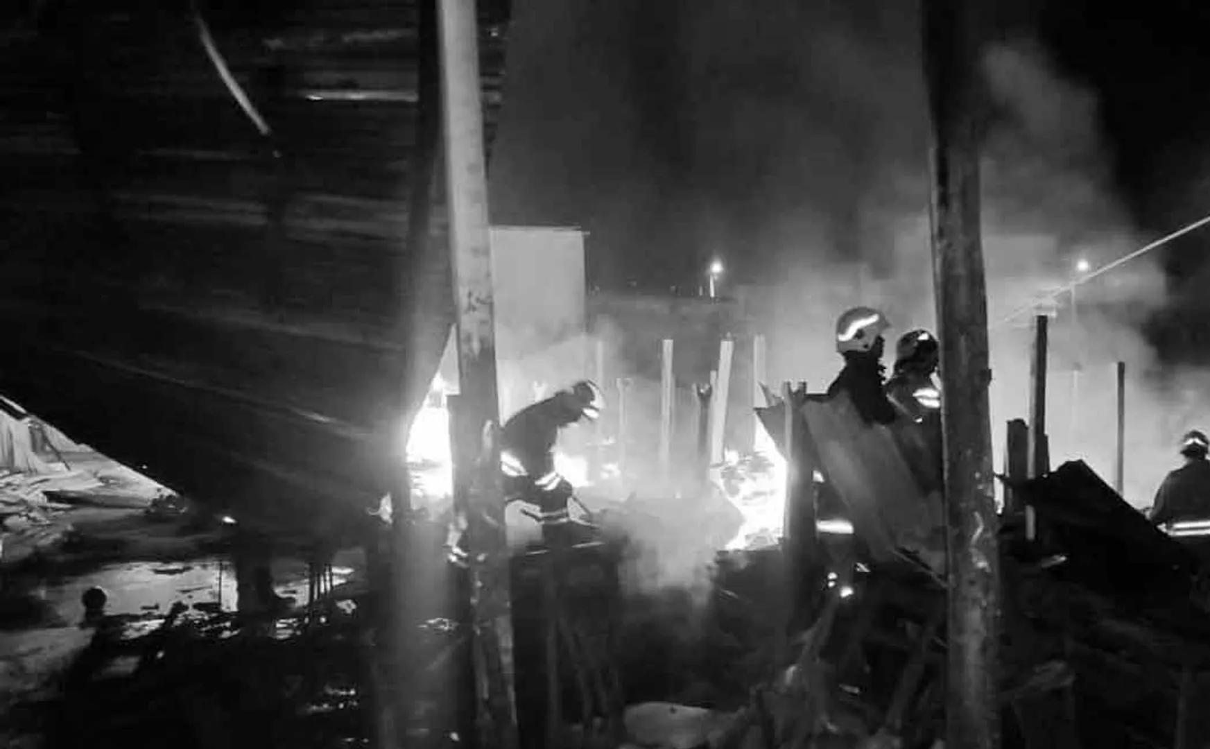 fire breaks out in furniture shop at midnight in Erode