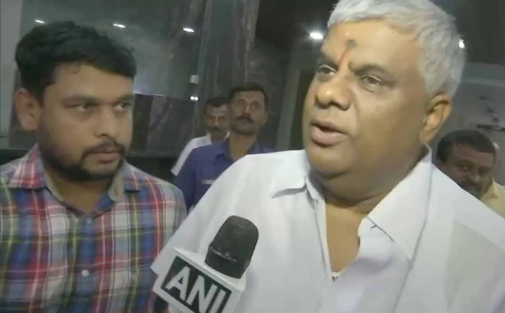 Deve Gowda's son issue in karnataka 