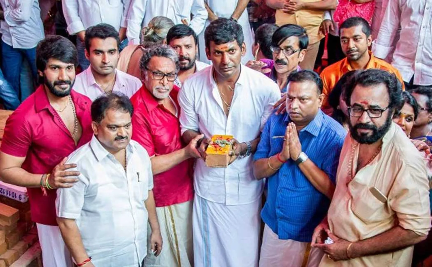 nadigar sangam complaint against fake social media accounts in nassar name