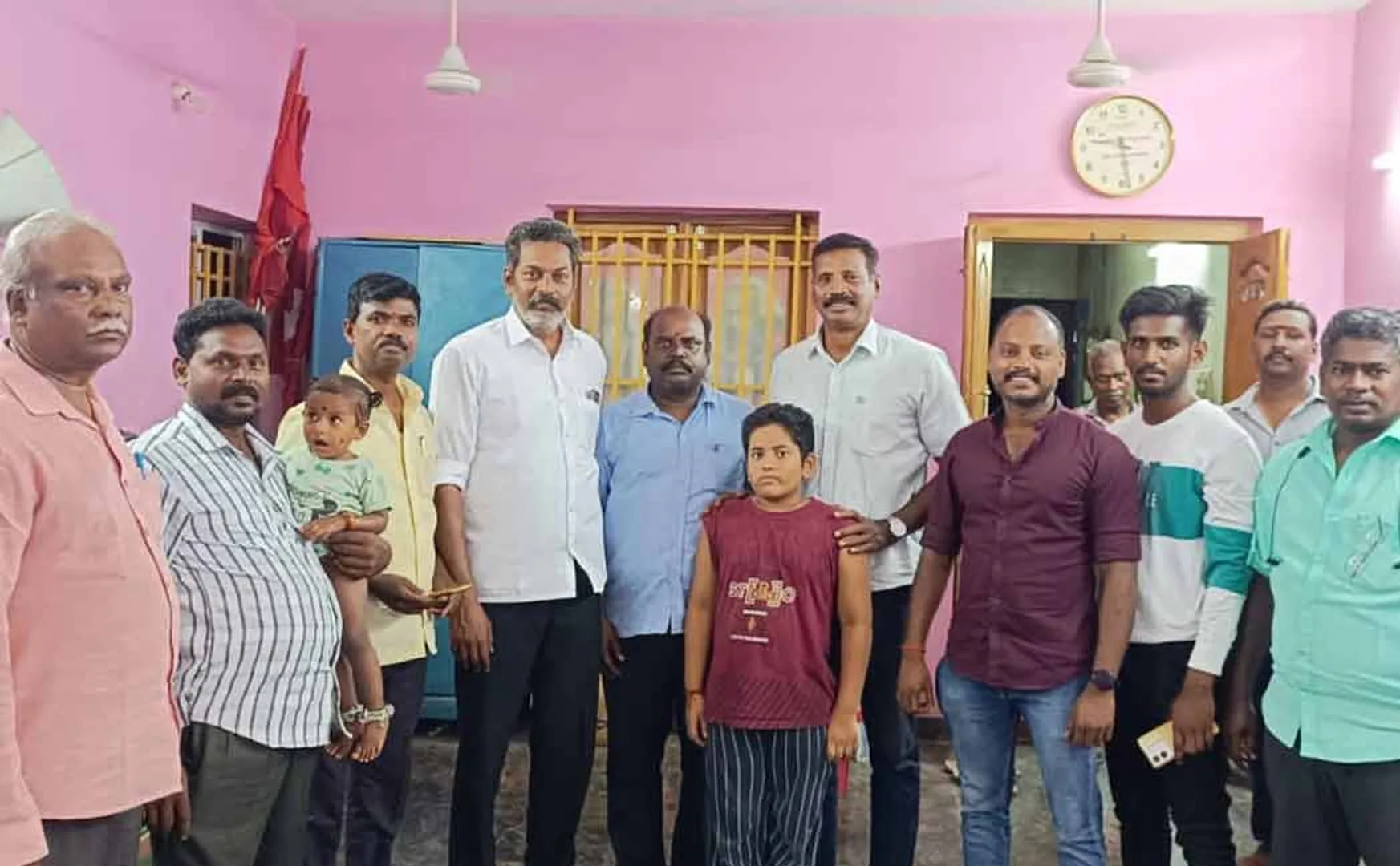 cpm rescued boy who was wandering in Chidambaram and handed him over to his parents 