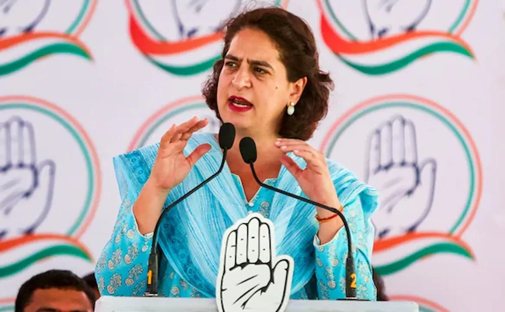 Priyanka Gandhi criticized Everyone is afraid of the Prime Minister