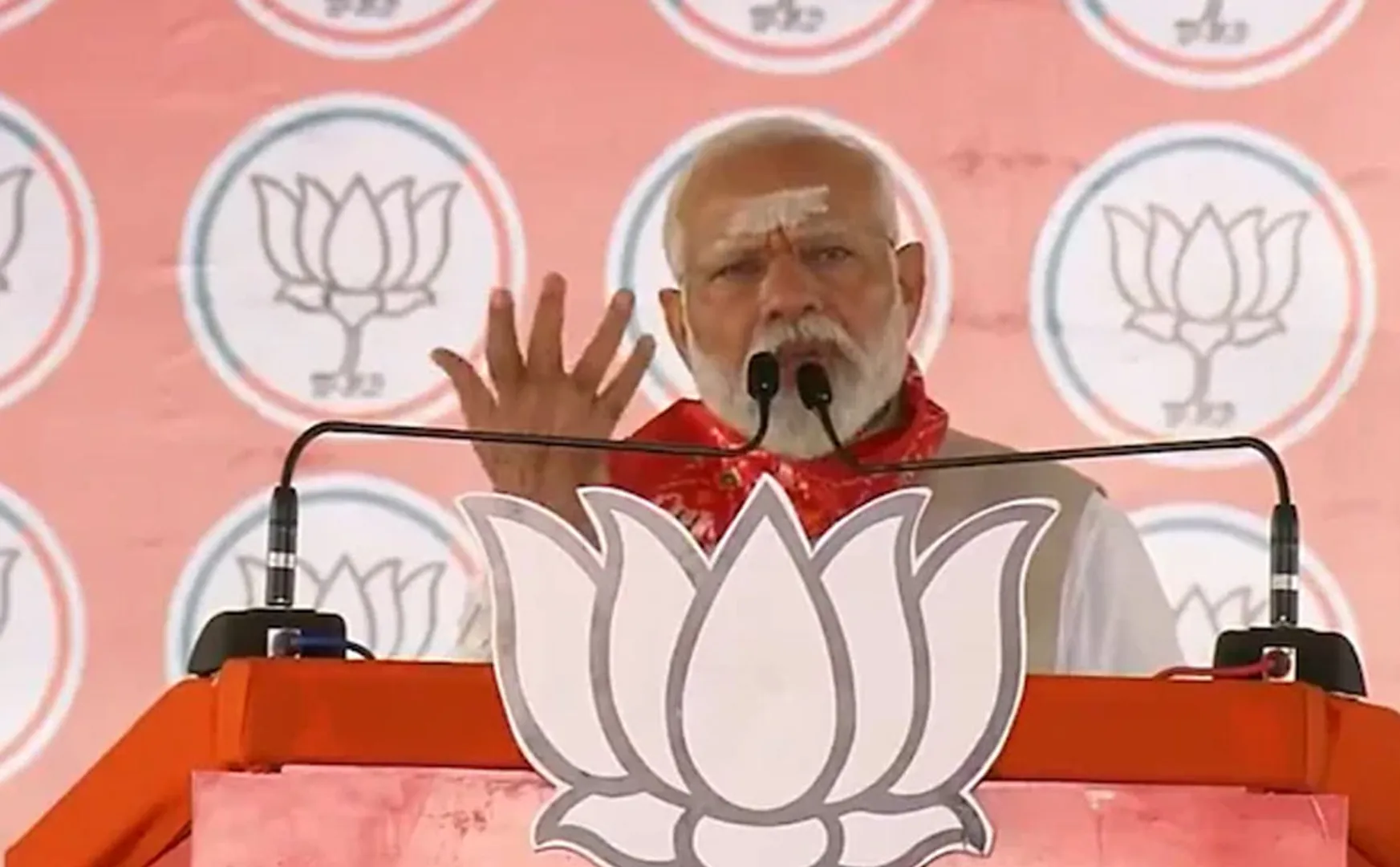 PM Modi said What is the deal between Ambani and Rahul?