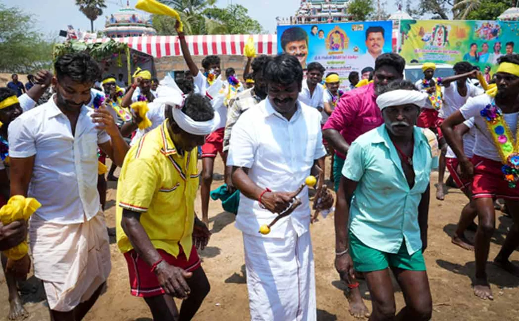 admk Vijayabaskar danced with the youth at the temple festival