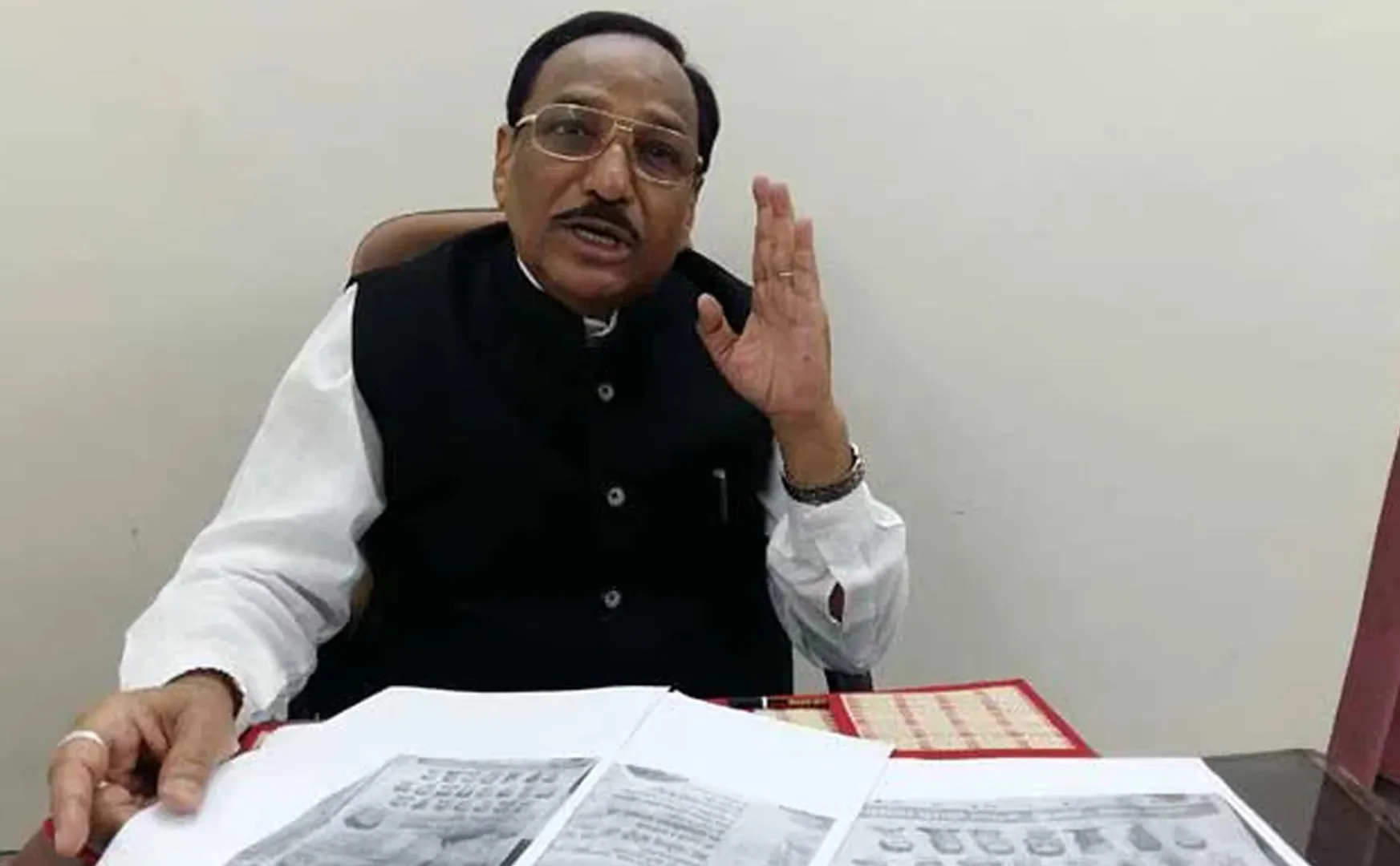 Controversy by Congress candidate for manifesto in madhya pradesh