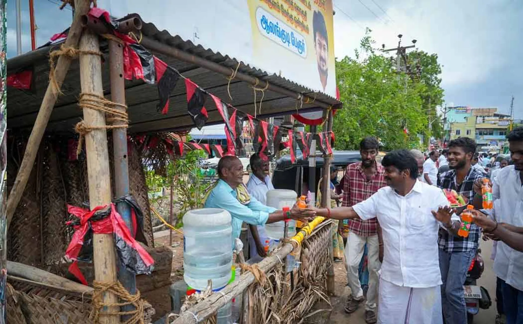 Vijayabaskar went to the DMK water place and offered refreshments