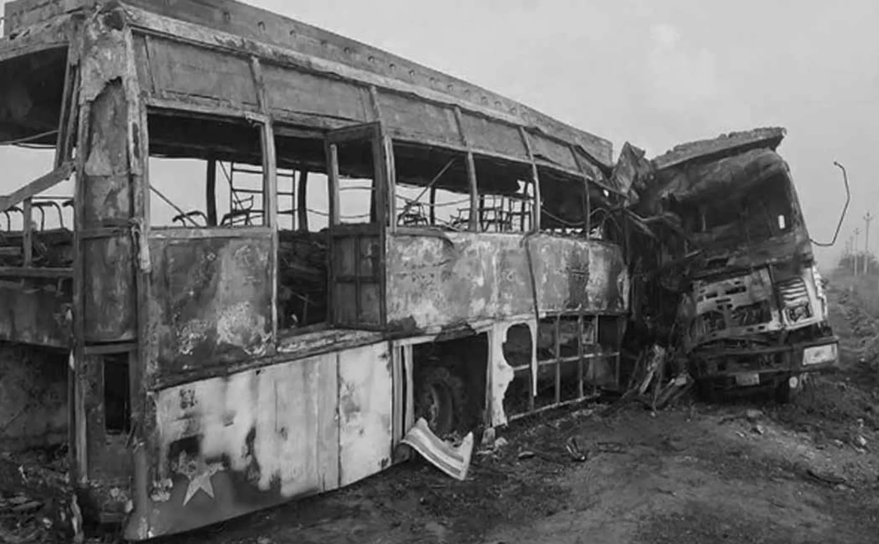 Andhra Babatla Dt Chinaganjath Bus truck incident 