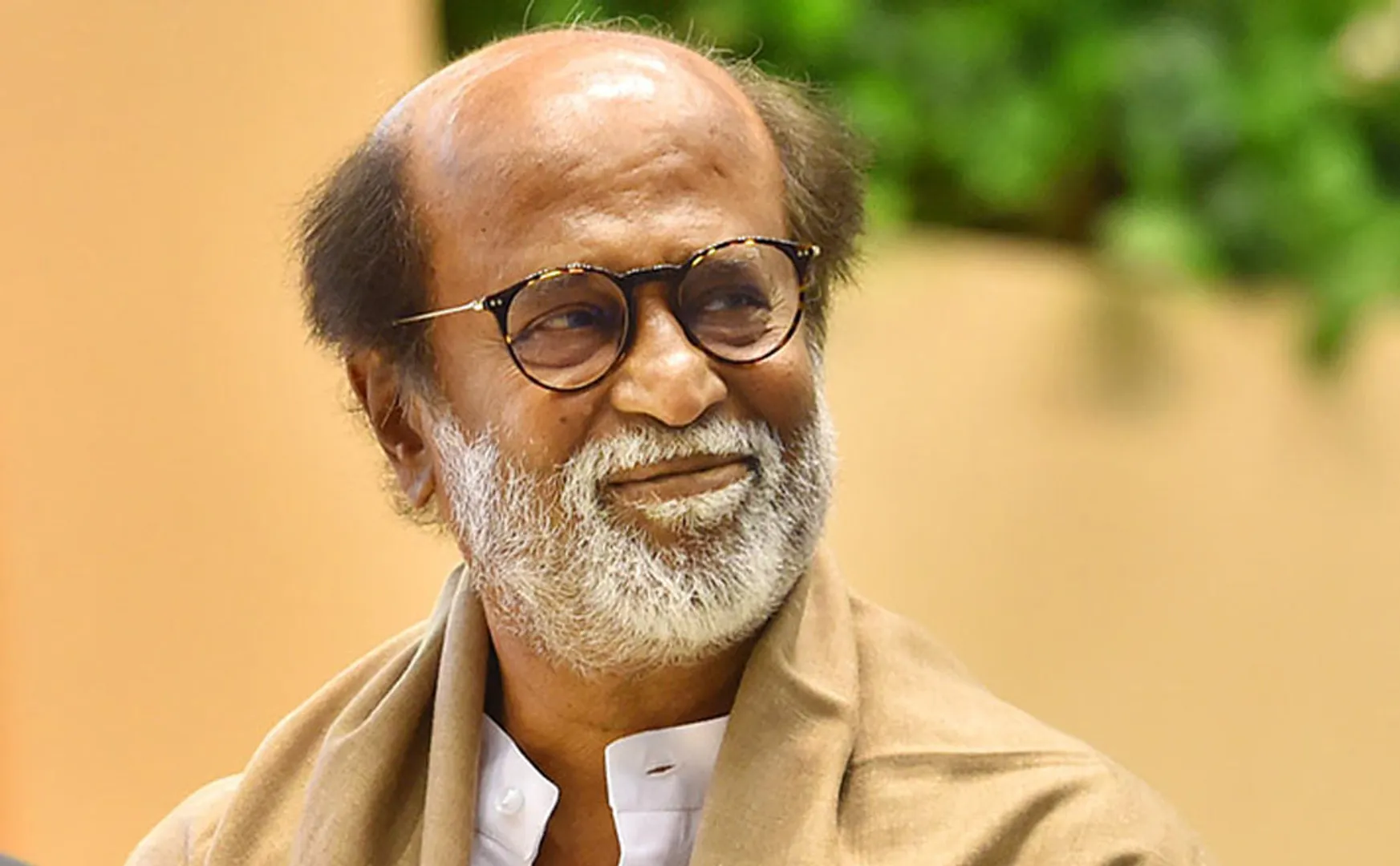 rajinikanth goes abu dhabi for taking rest