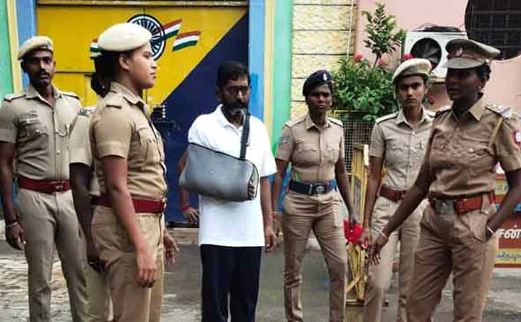 Court allows Trichy police to remand savukku Shankar for one day and interrogate him