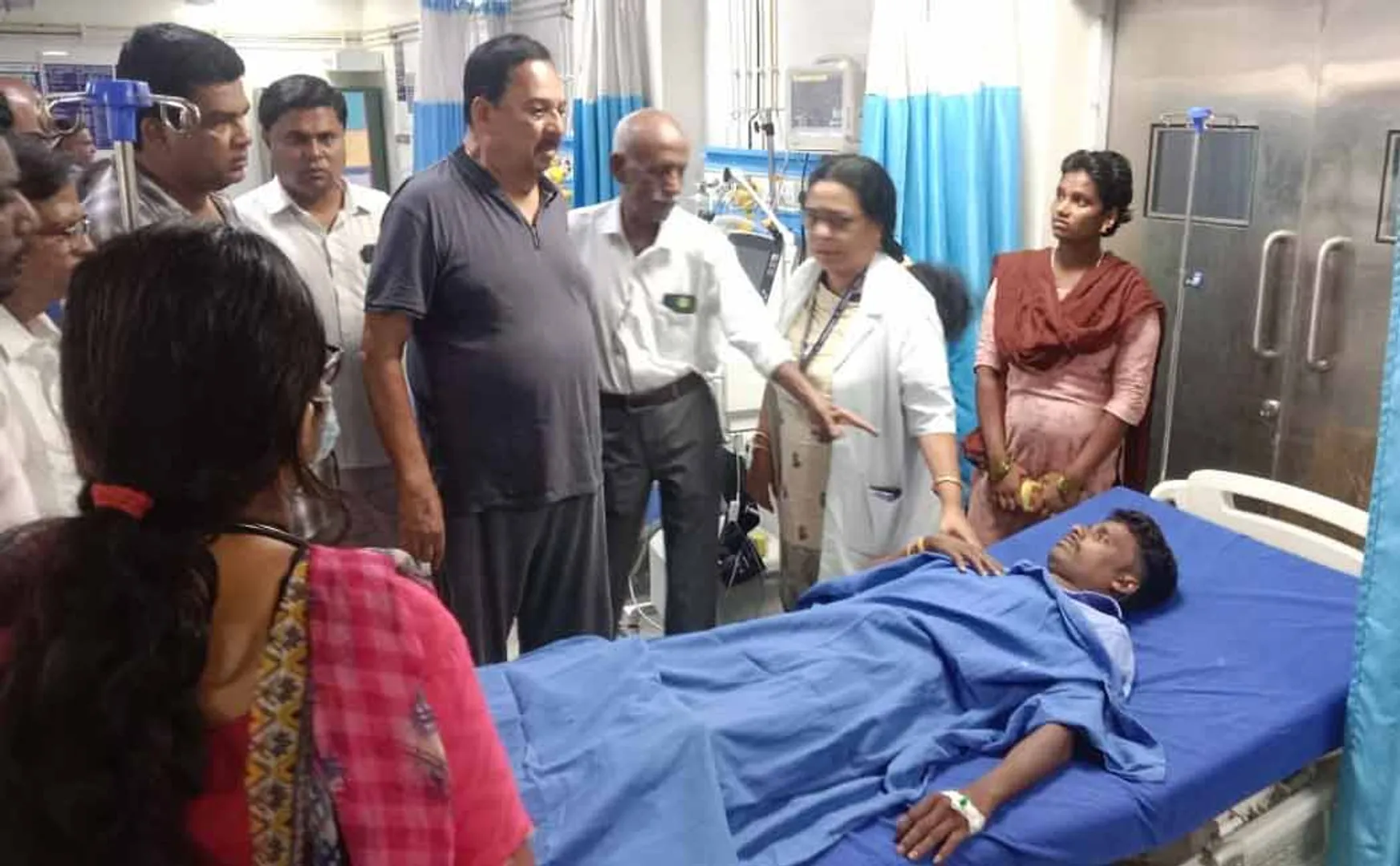 18 people were seriously injured in a private bus accident and are undergoing treatment at the hospital