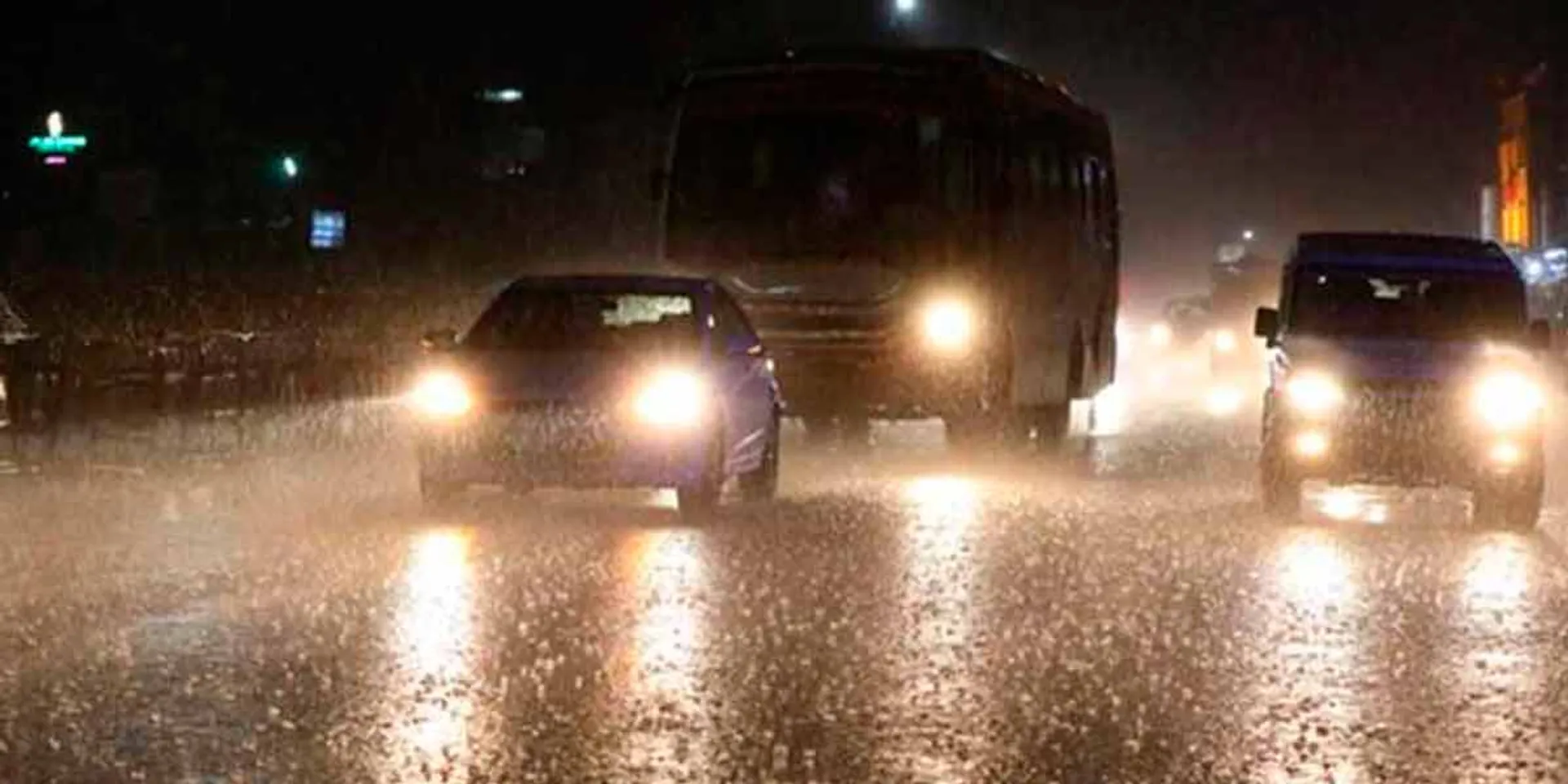 Heavy rain at dawn; Pattukottai before Athirampattinam