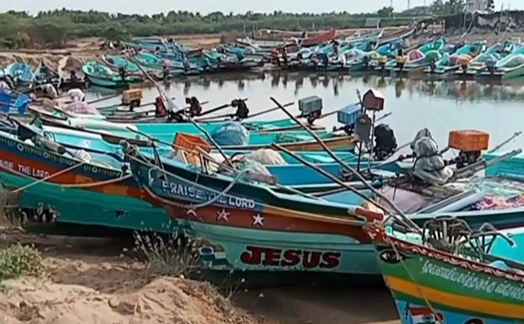strong winds; Boats parked on the beach