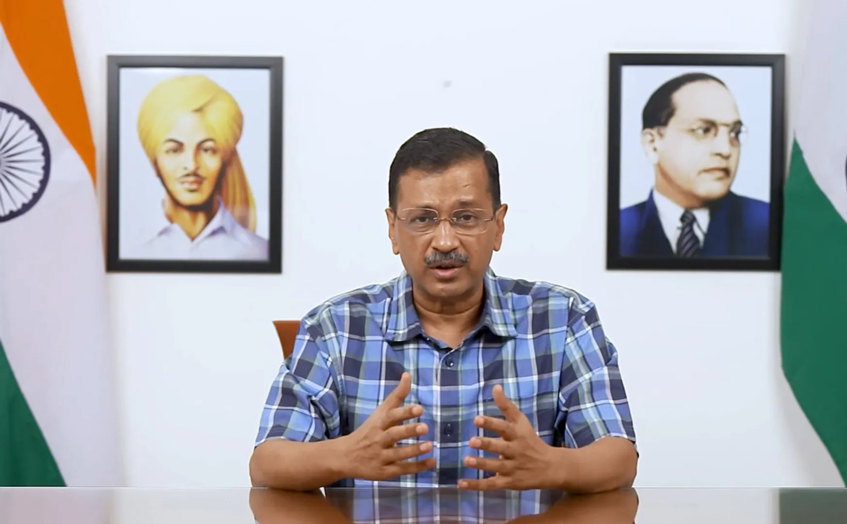 Arvind Kejriwal challenges Prime Minister Modi