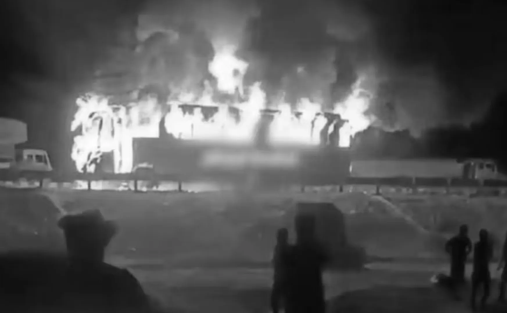 9 people in a incident on Fire in moving bus