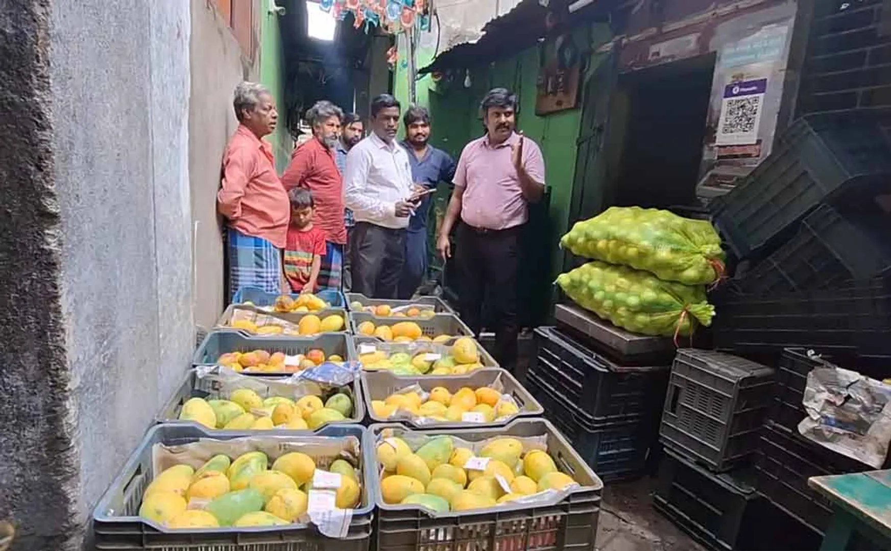 Seizure of artificially ripened fruits!