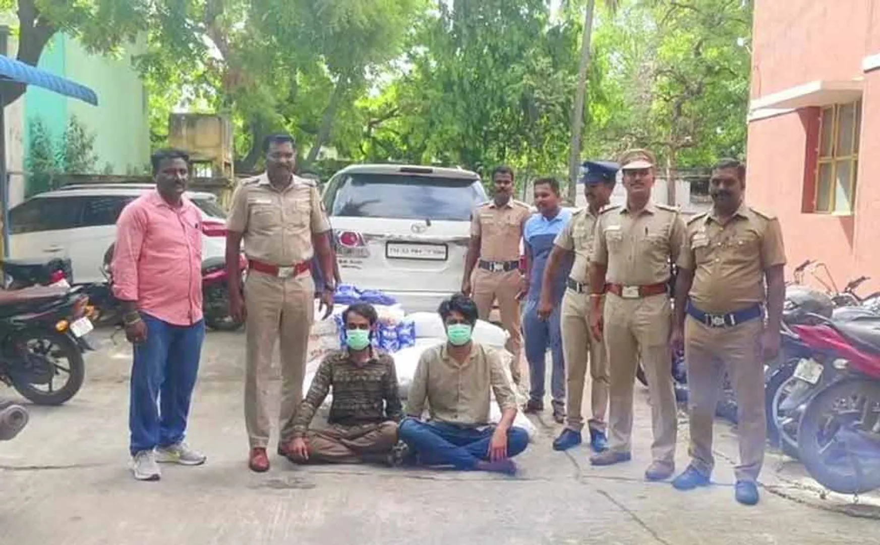 tobacco smuggling from Bengaluru to Chennai by luxury car