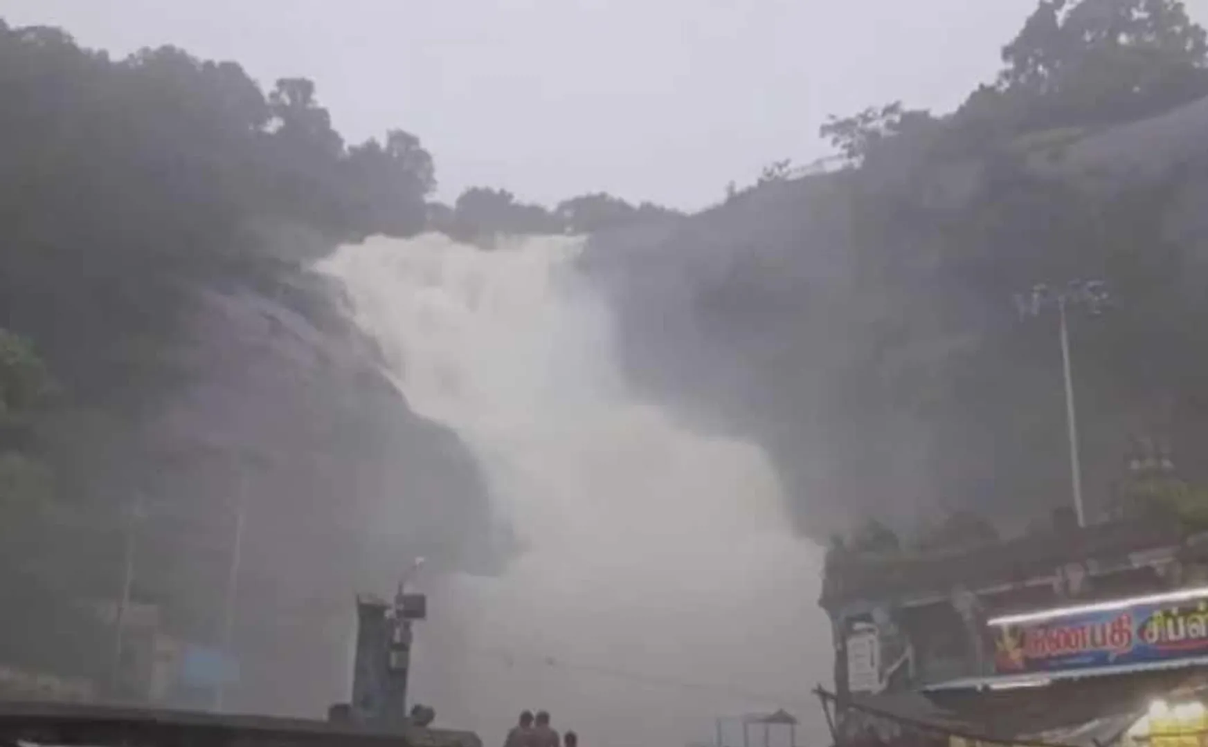tourist Allowed to bath in Courtallam waterfalls 