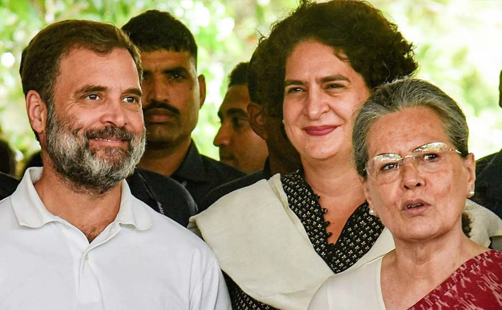 incident in the election on Rahul Gandhi family to vote for alternative party