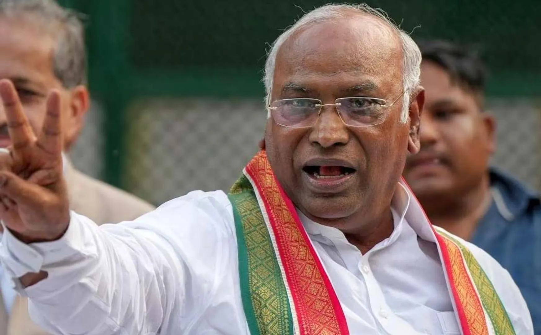Kharge question Modi, who talks about Thali, why doesn't he talk about Make in India?