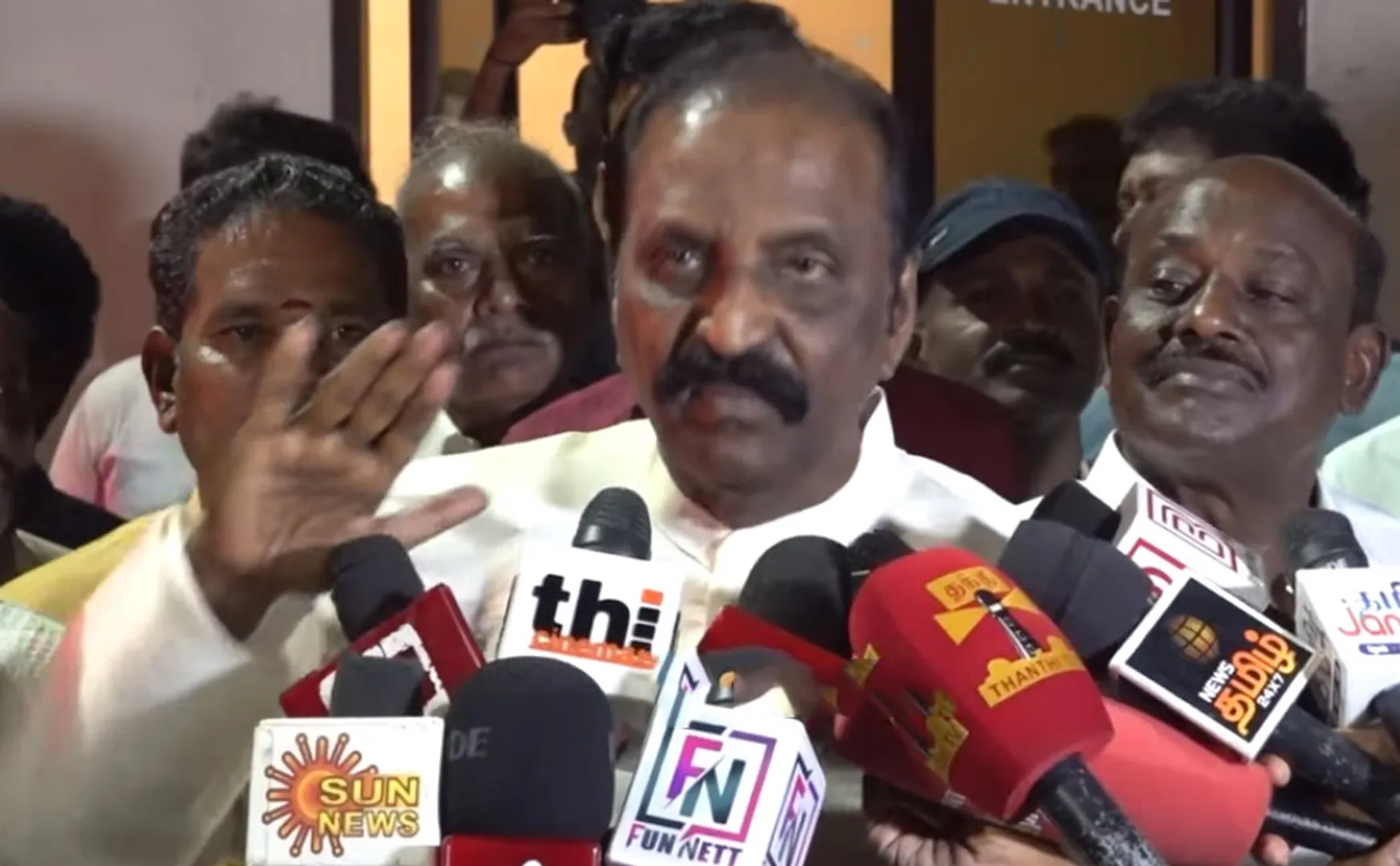vairamuthu about ilaiyaraja controversey