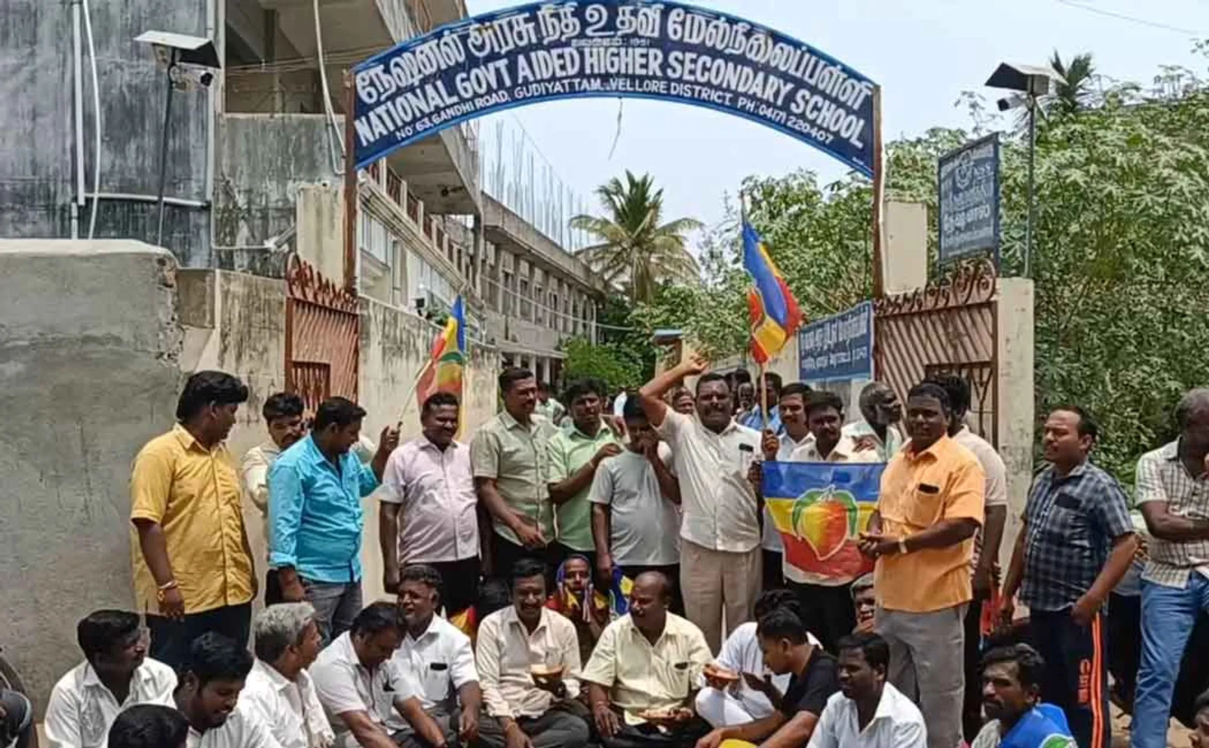 pmk struggle due to extra fee collection in school
