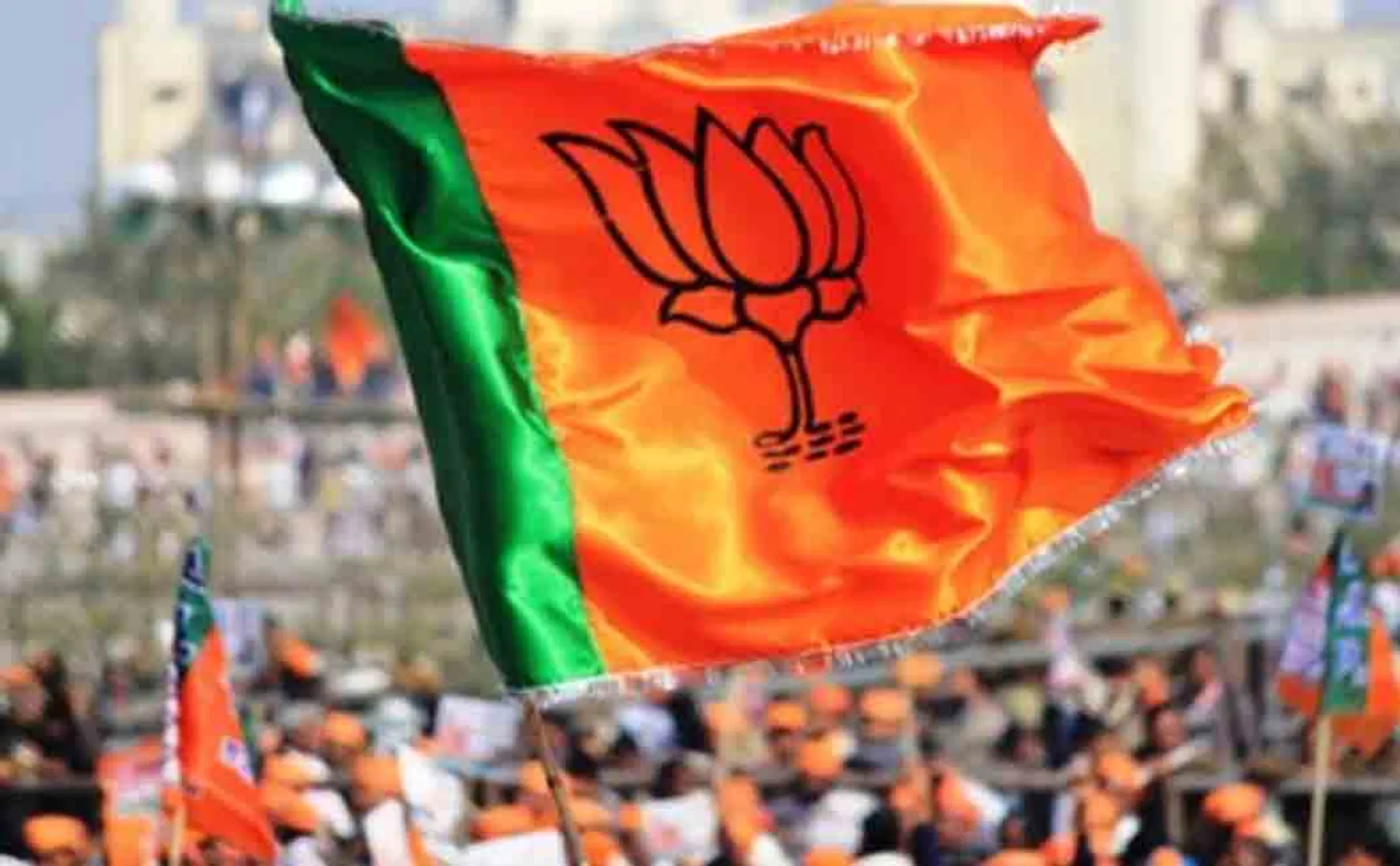 Donate food in temple to win BJP candidate