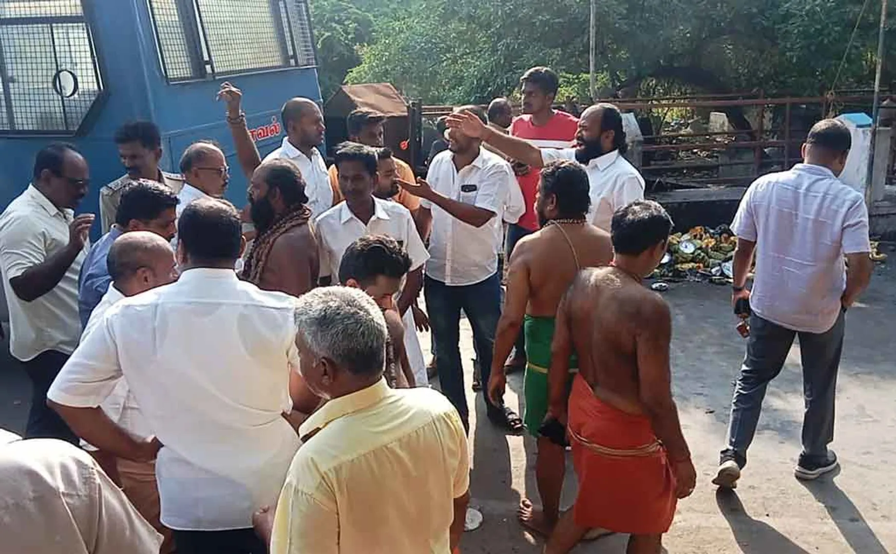 BJP argue with farmers union in Trichy