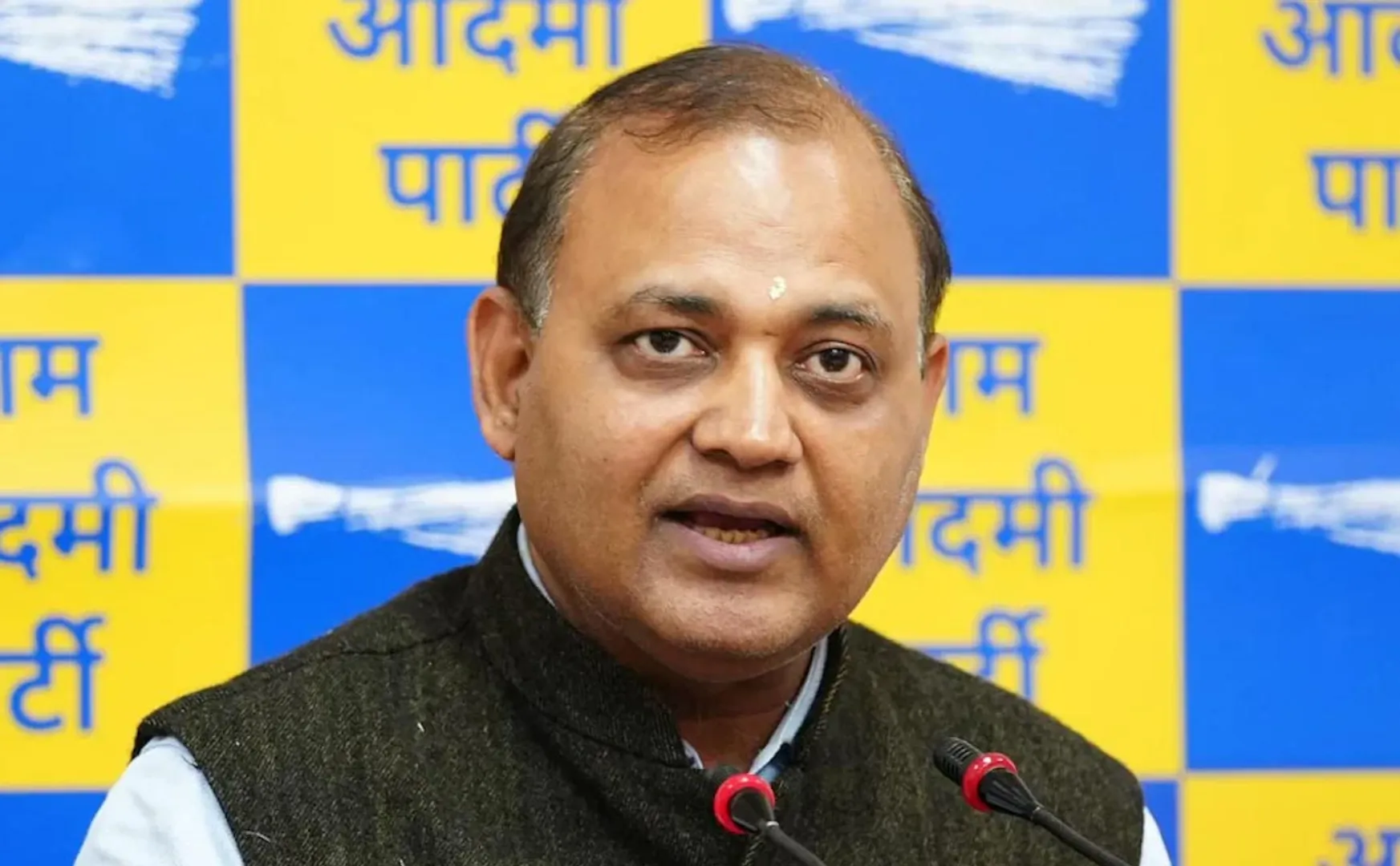 Aam Aadmi MLA says I will shave my head if Modi becomes PM