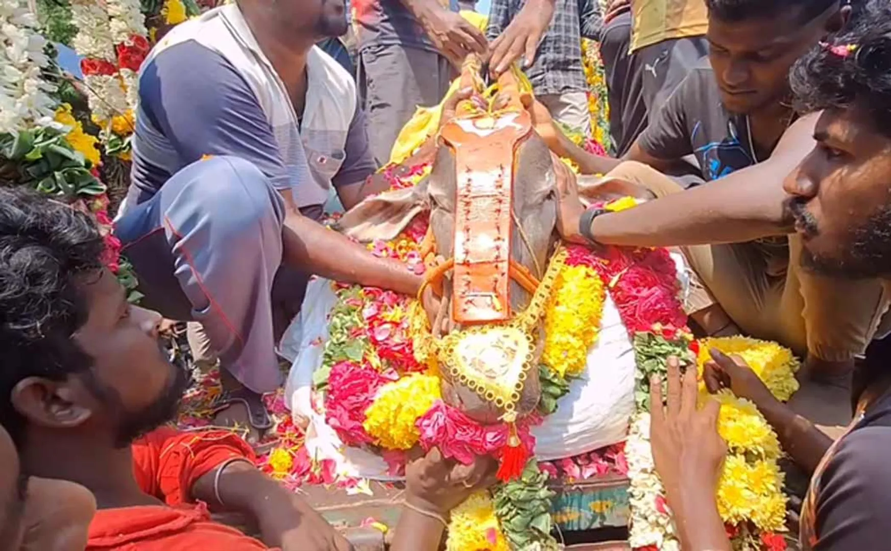 famous bill passed away in Manchuvirattu