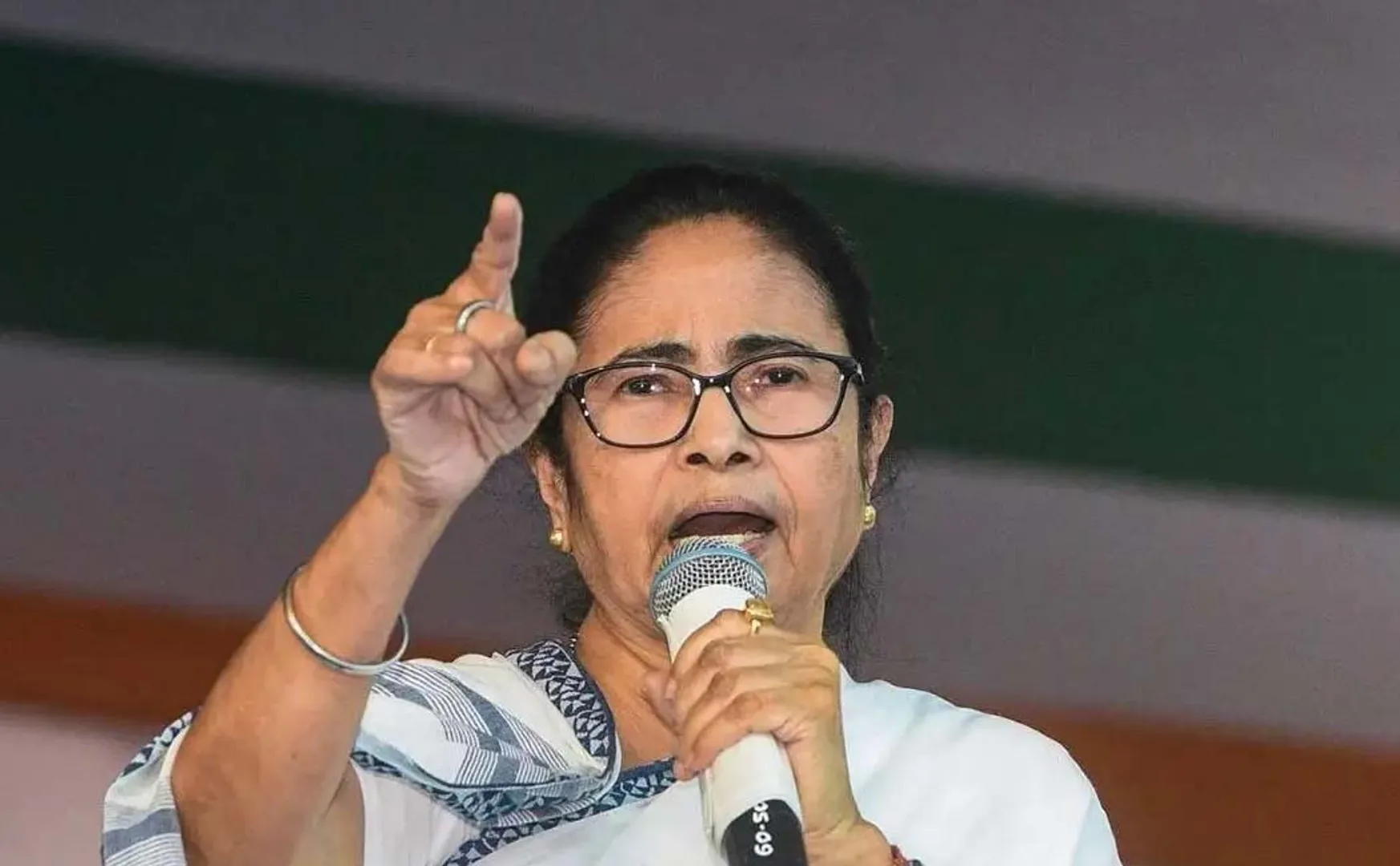 Mamata Banerjee critcized Congress Helped BJP in west bengal