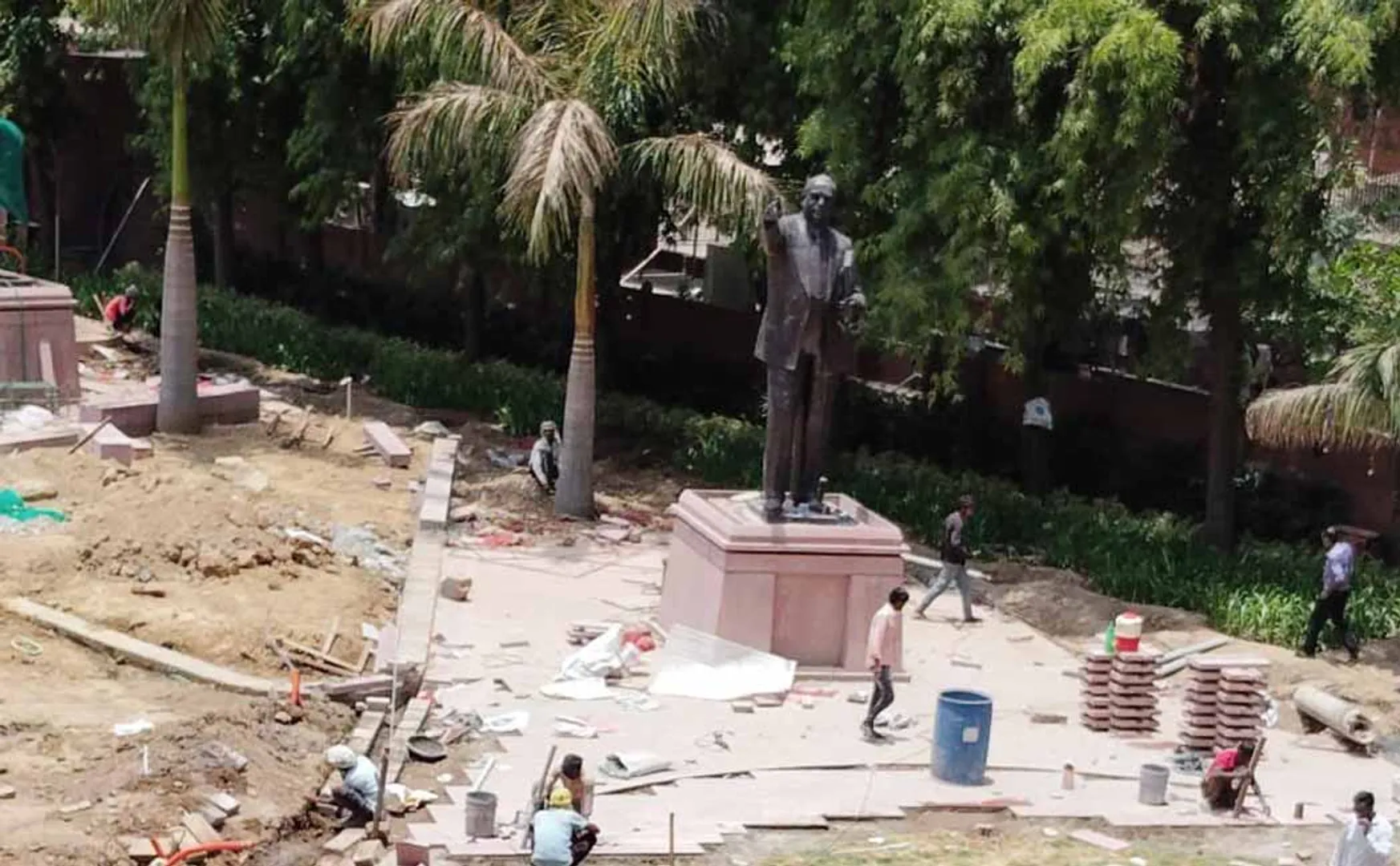 'Removal of statues of leaders in the Parliament premises?' - Congress allegation
