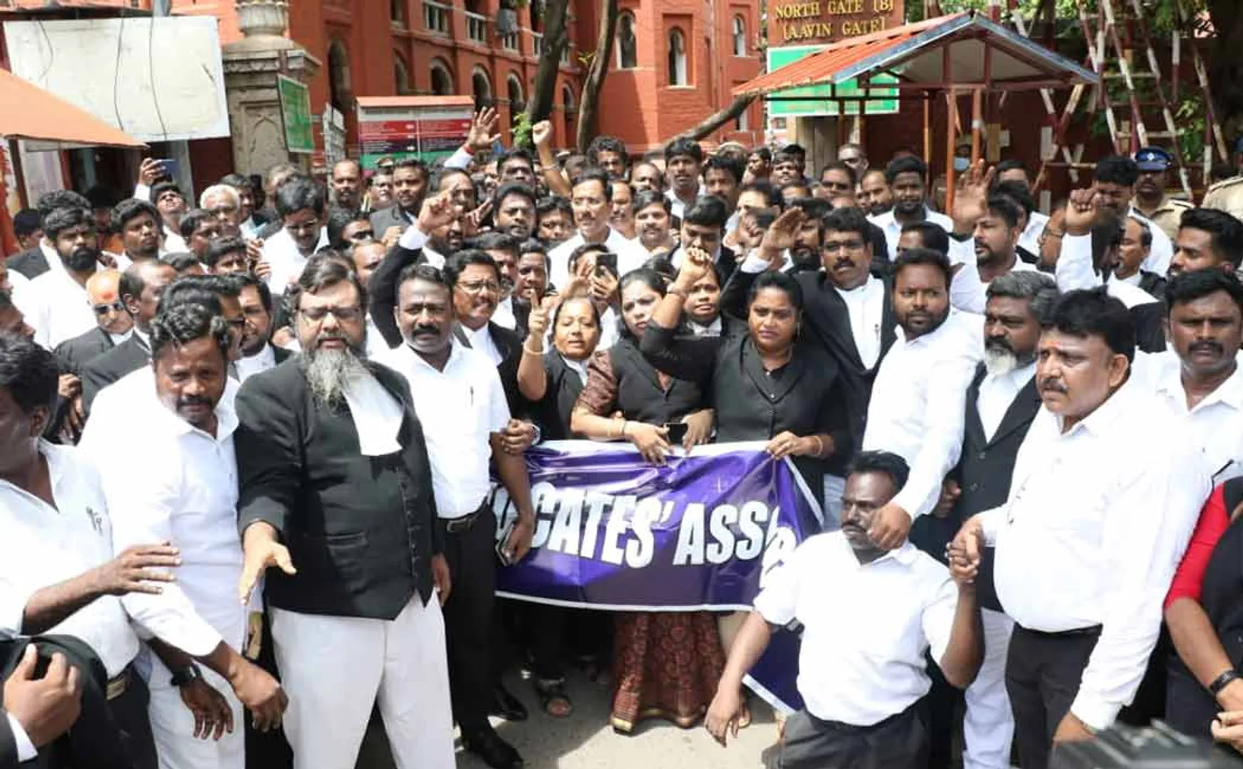 Demonstration against incident of Saitapet court lawyer (Pictures)