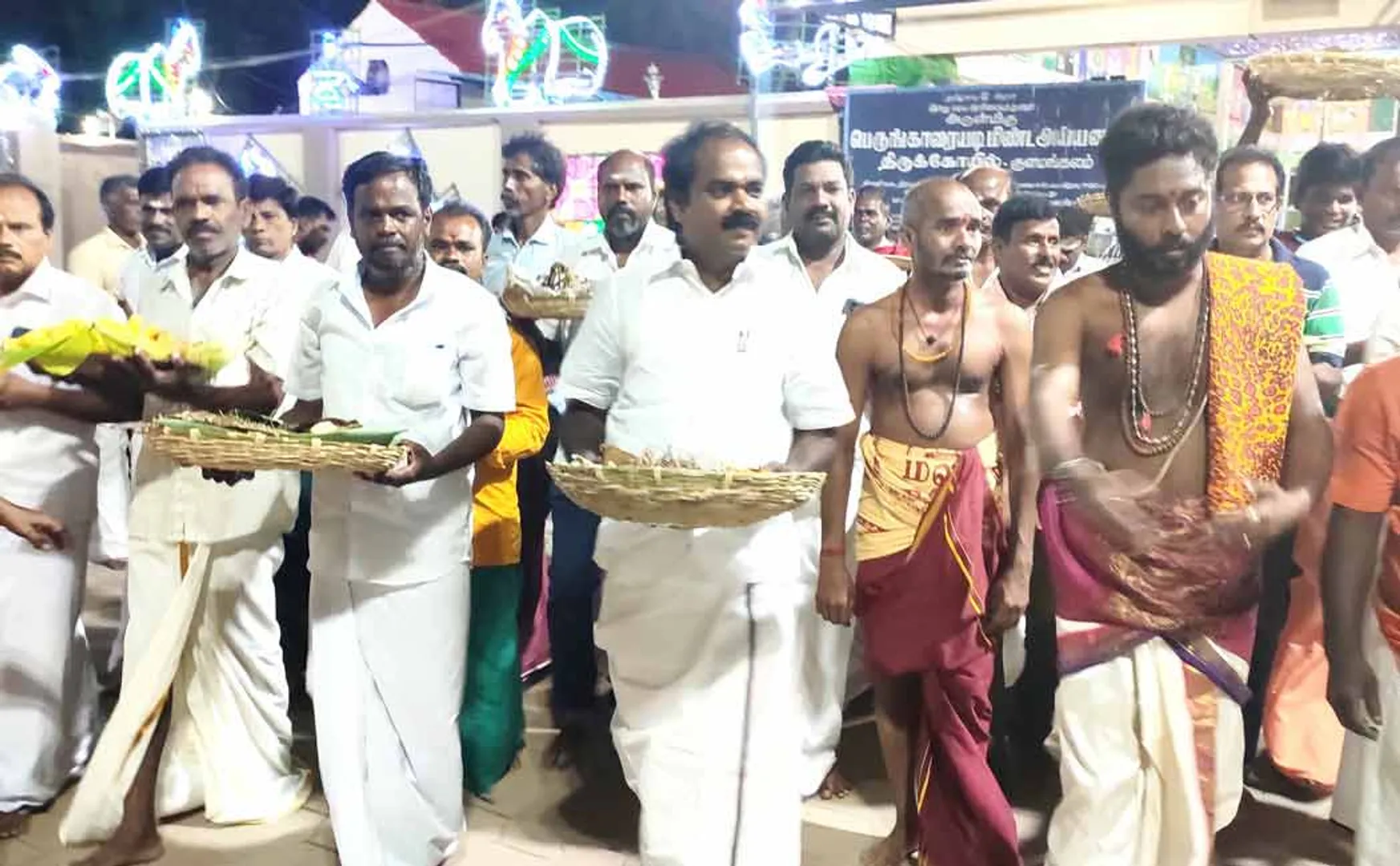 minister who participated in Yagapoosai at Temple Kudamuzhukku event