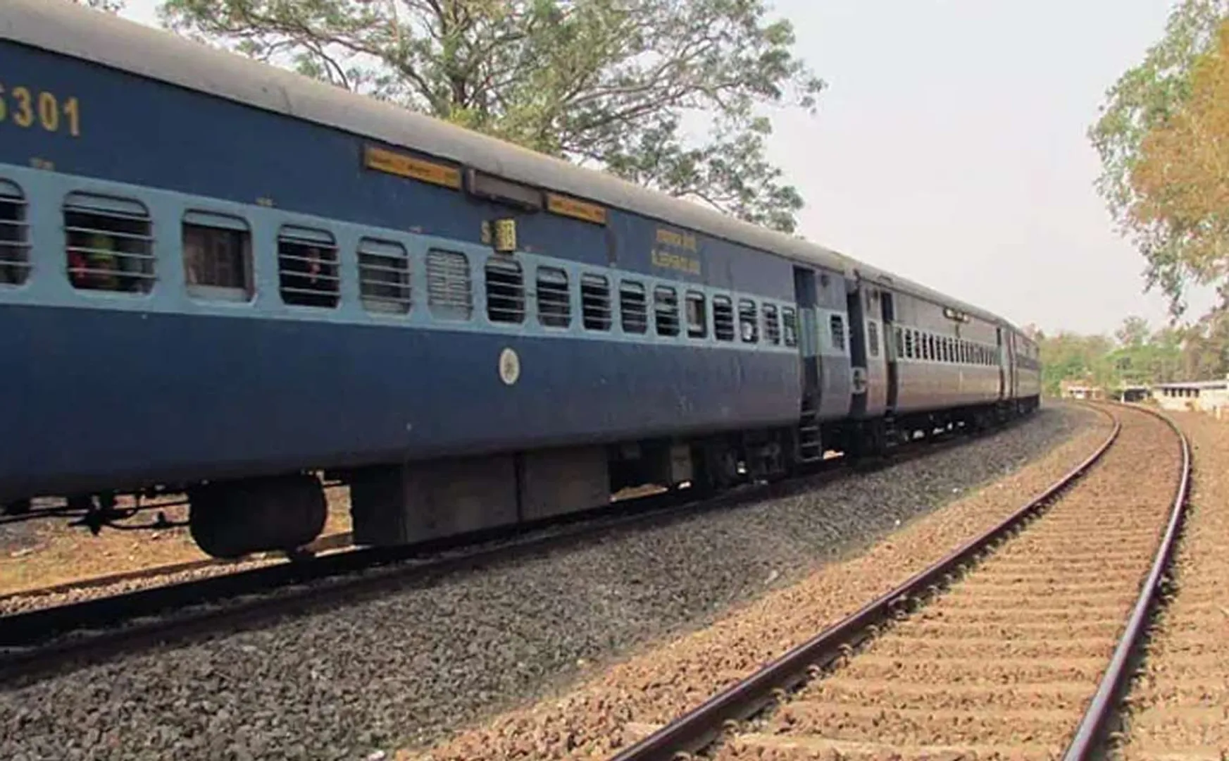 ஓடும் ரயிலில் பெண் மீது சிறுநீர் கழித்த ராணுவ வீரர்; பிரதமருக்கு பறந்த புகார்!